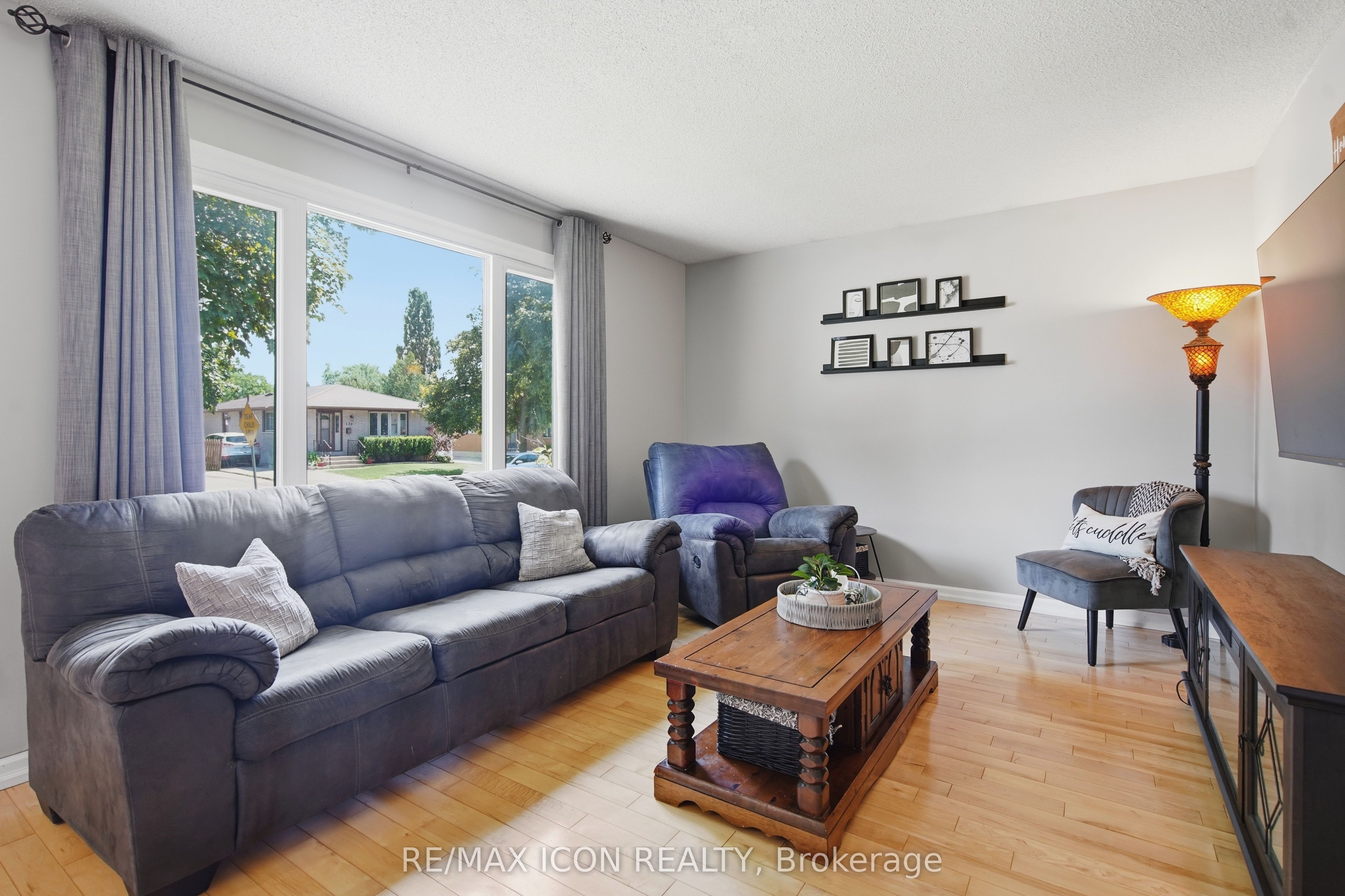 107 Rosamond Crescent