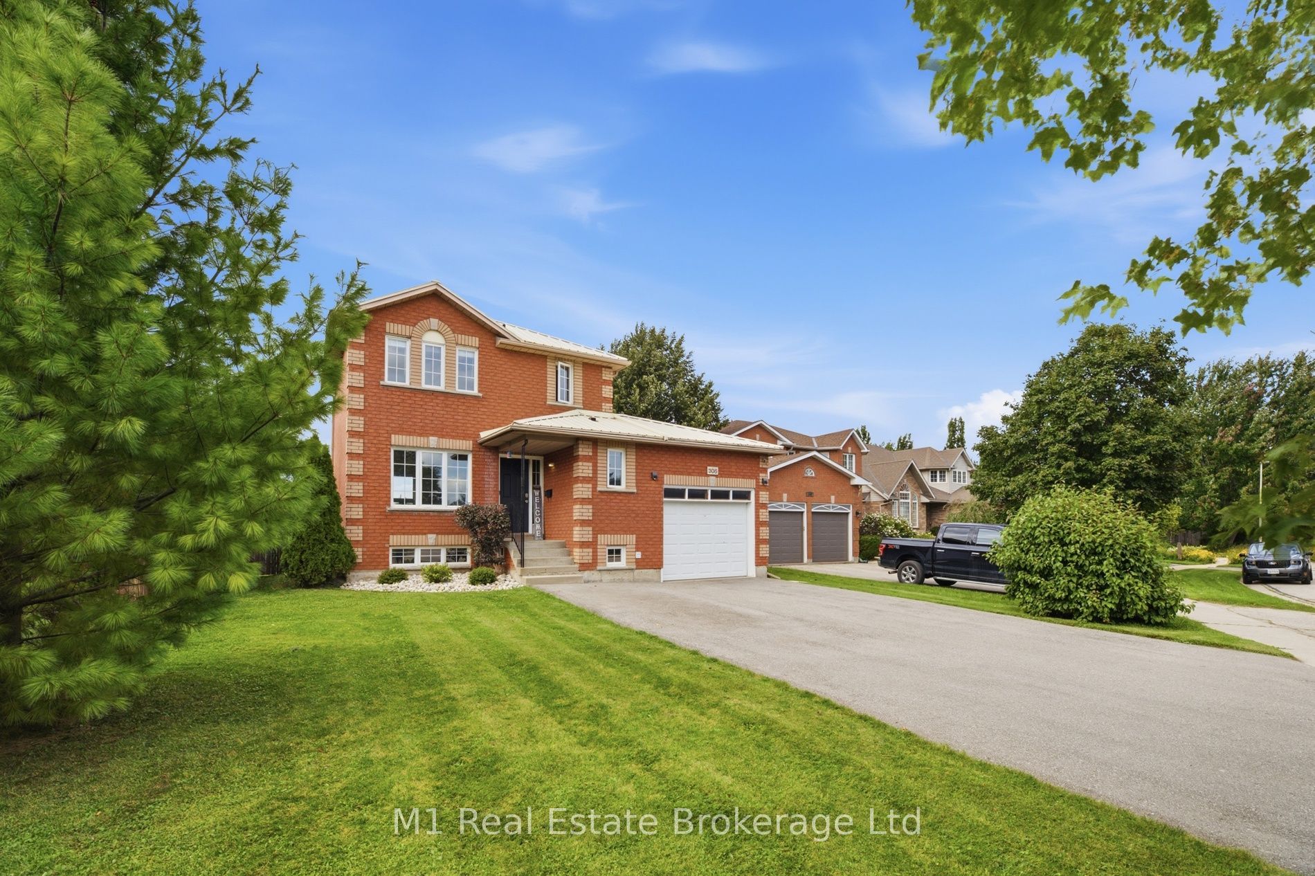308 Daniel Crescent