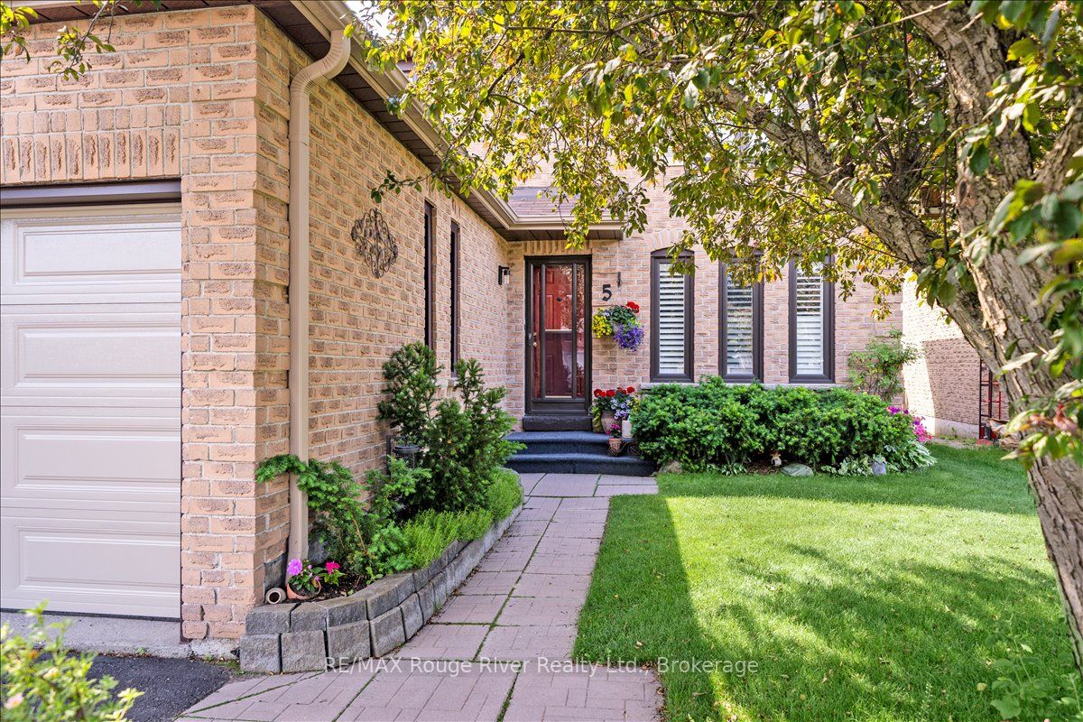 5 Gurr Crescent
