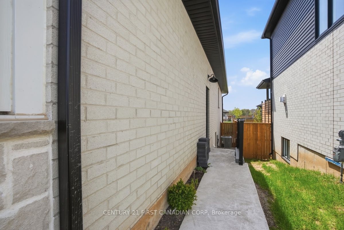 31 Briscoe Crescent