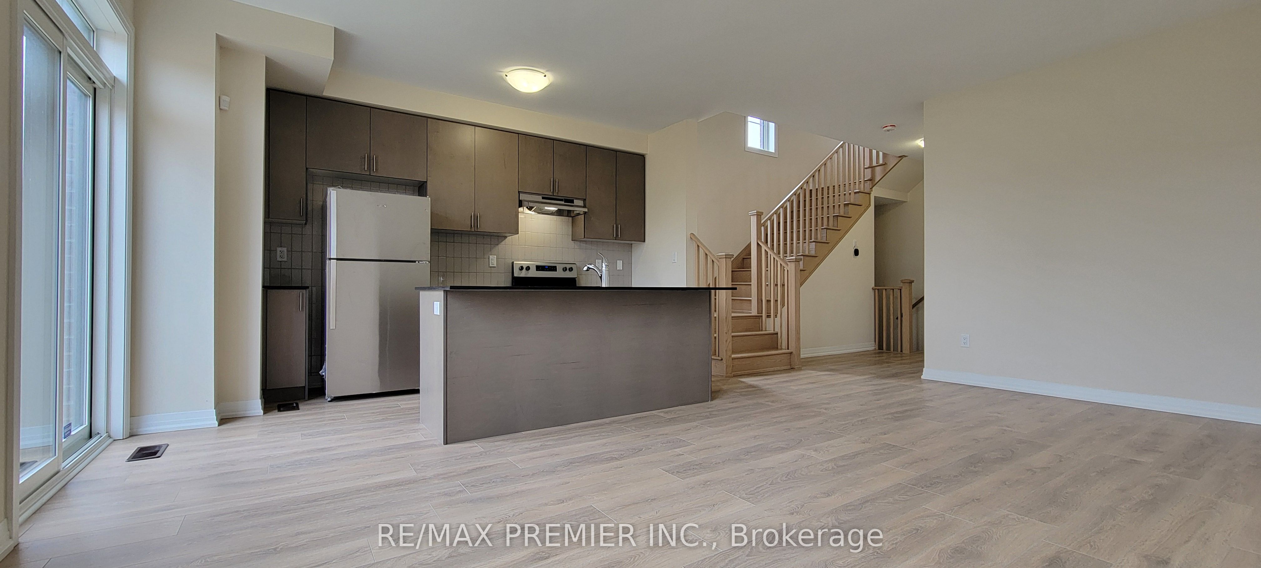 94 Turnberry Lane
