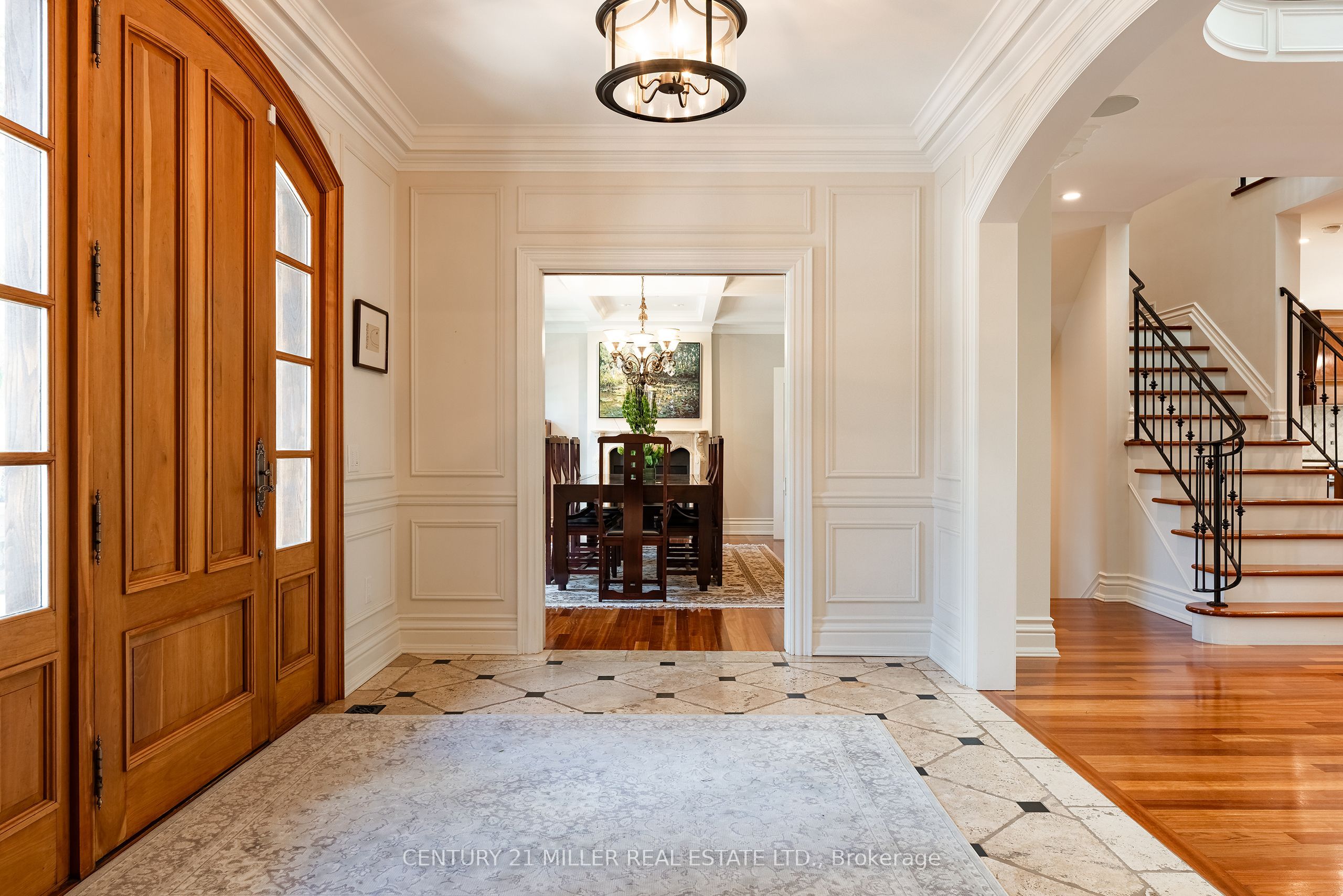 2096 Lakeshore Road E