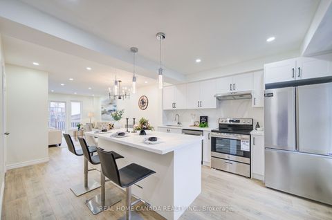 1088 Venus Crescent Oshawa ON L1J 6E4