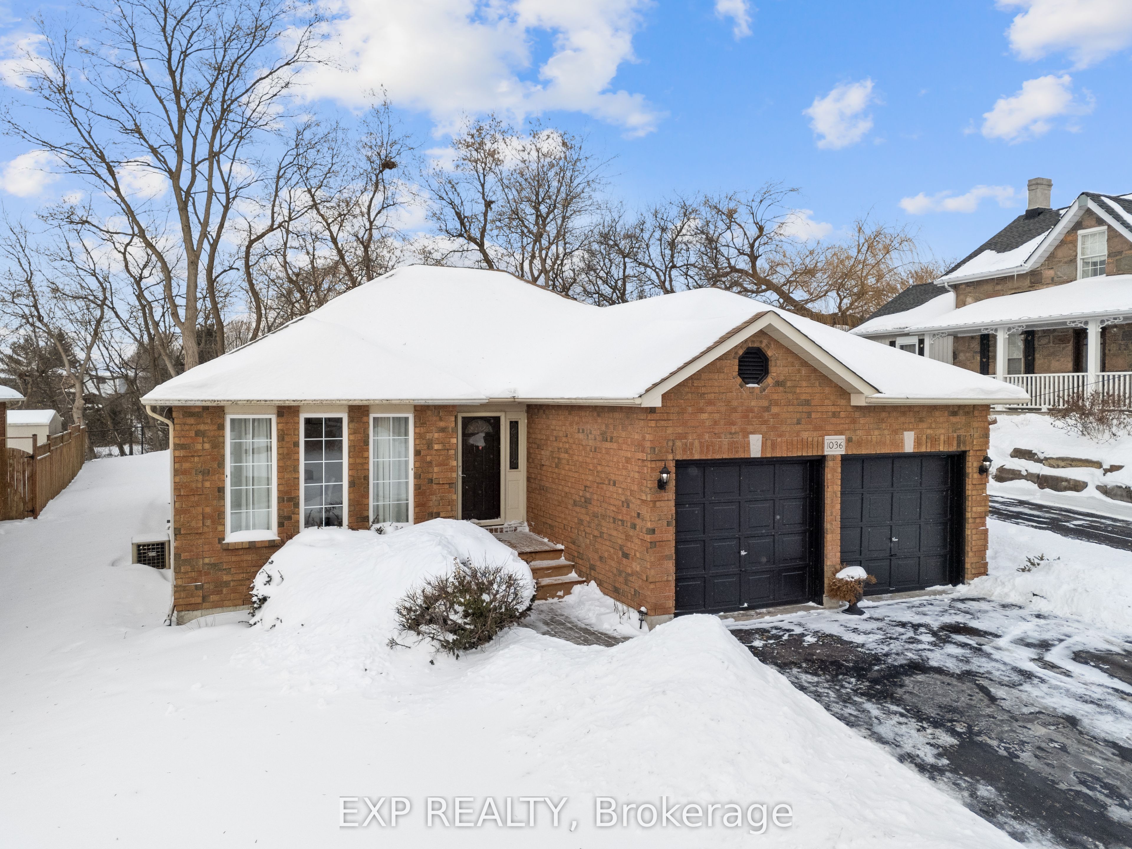 1036 Stone Cottage Crescent