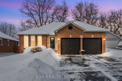 1036 Stone Cottage Crescent Oshawa ON L1K 1Z4