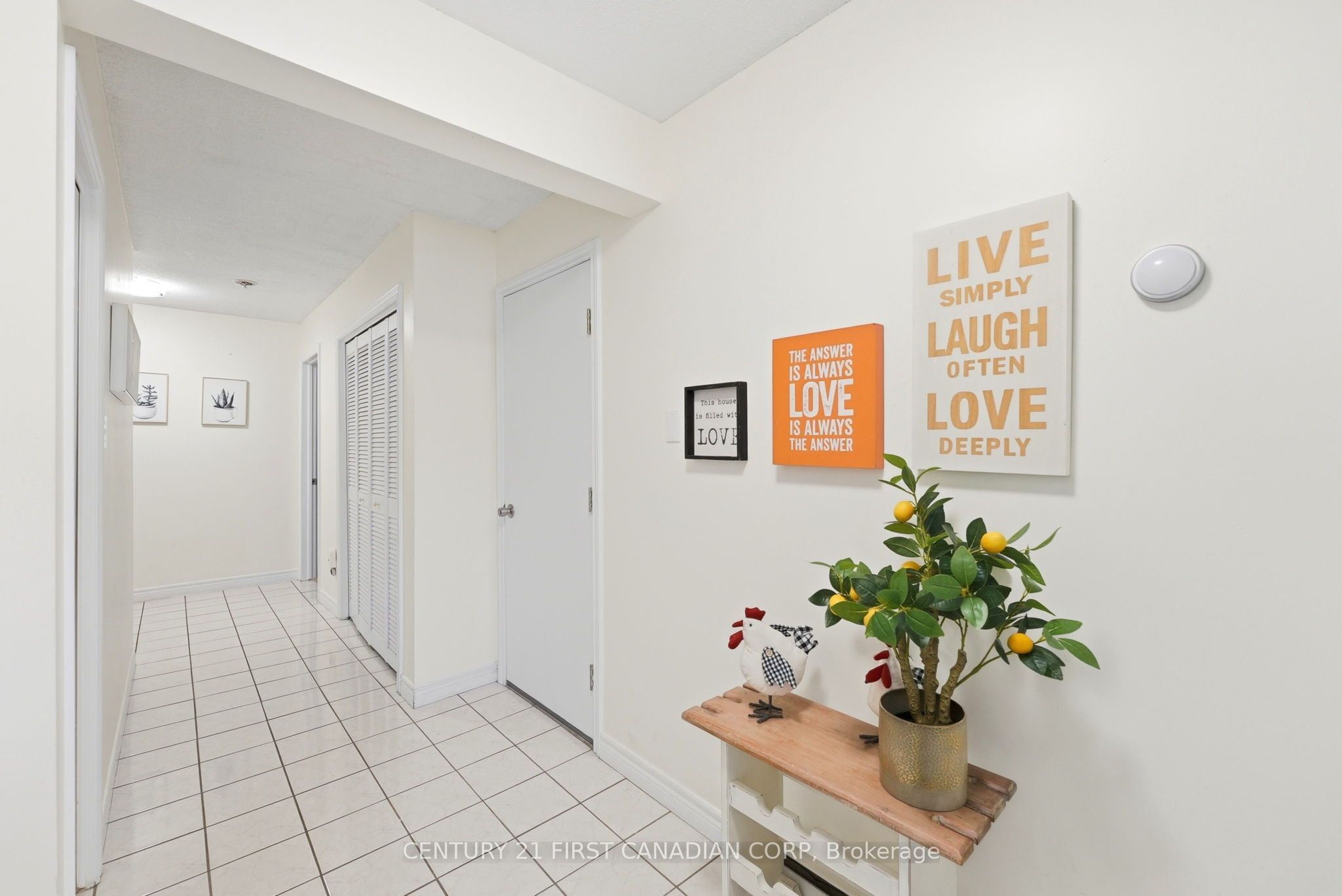 1548 Richmond Street 10