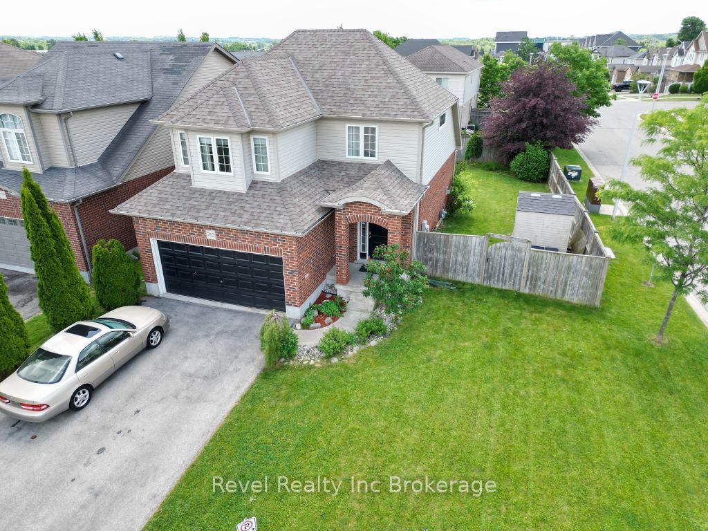 762 Frontenac Crescent