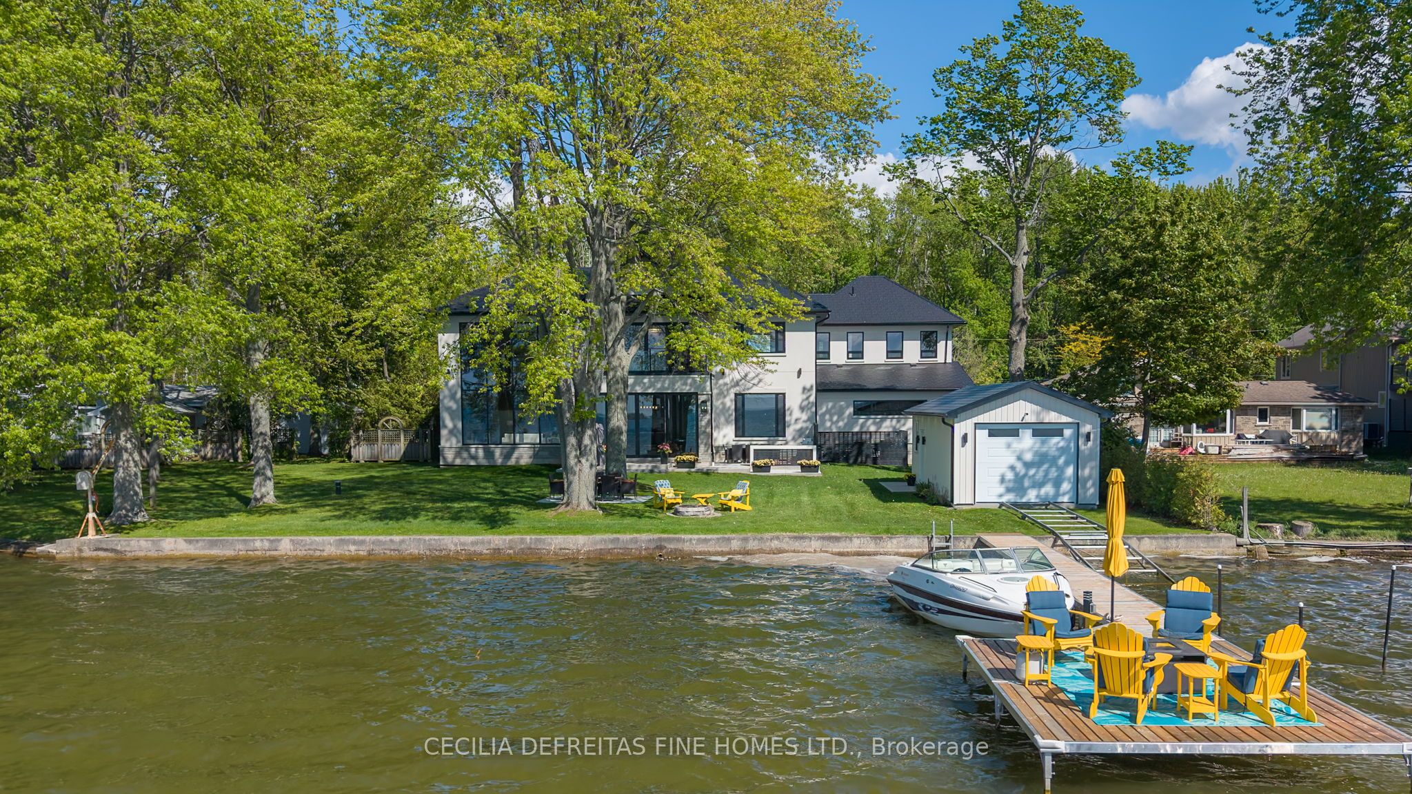 98 Mcrae Beach Road S