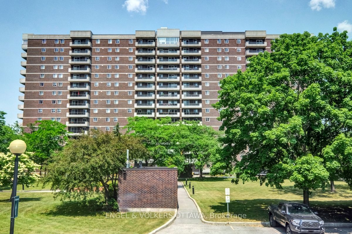 1705 Playfair Drive 1103