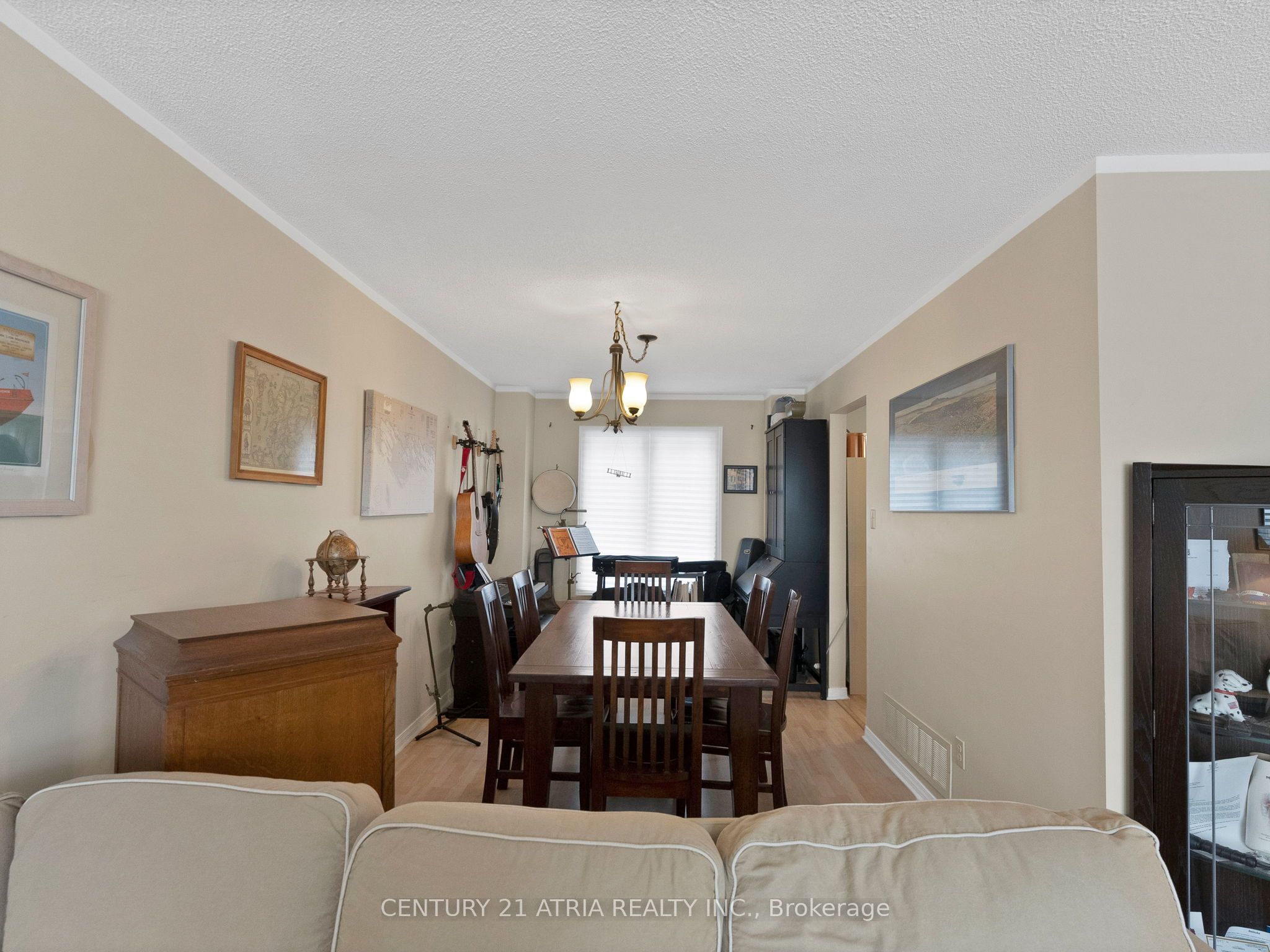 20 Lakeview Court