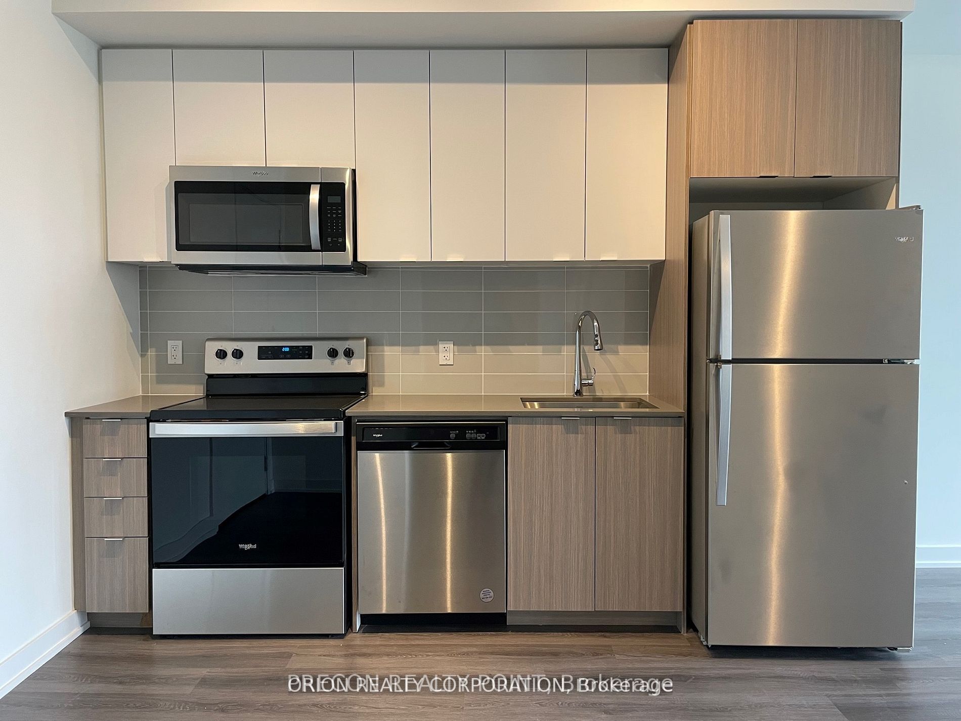 859 The Queensway N/A 212