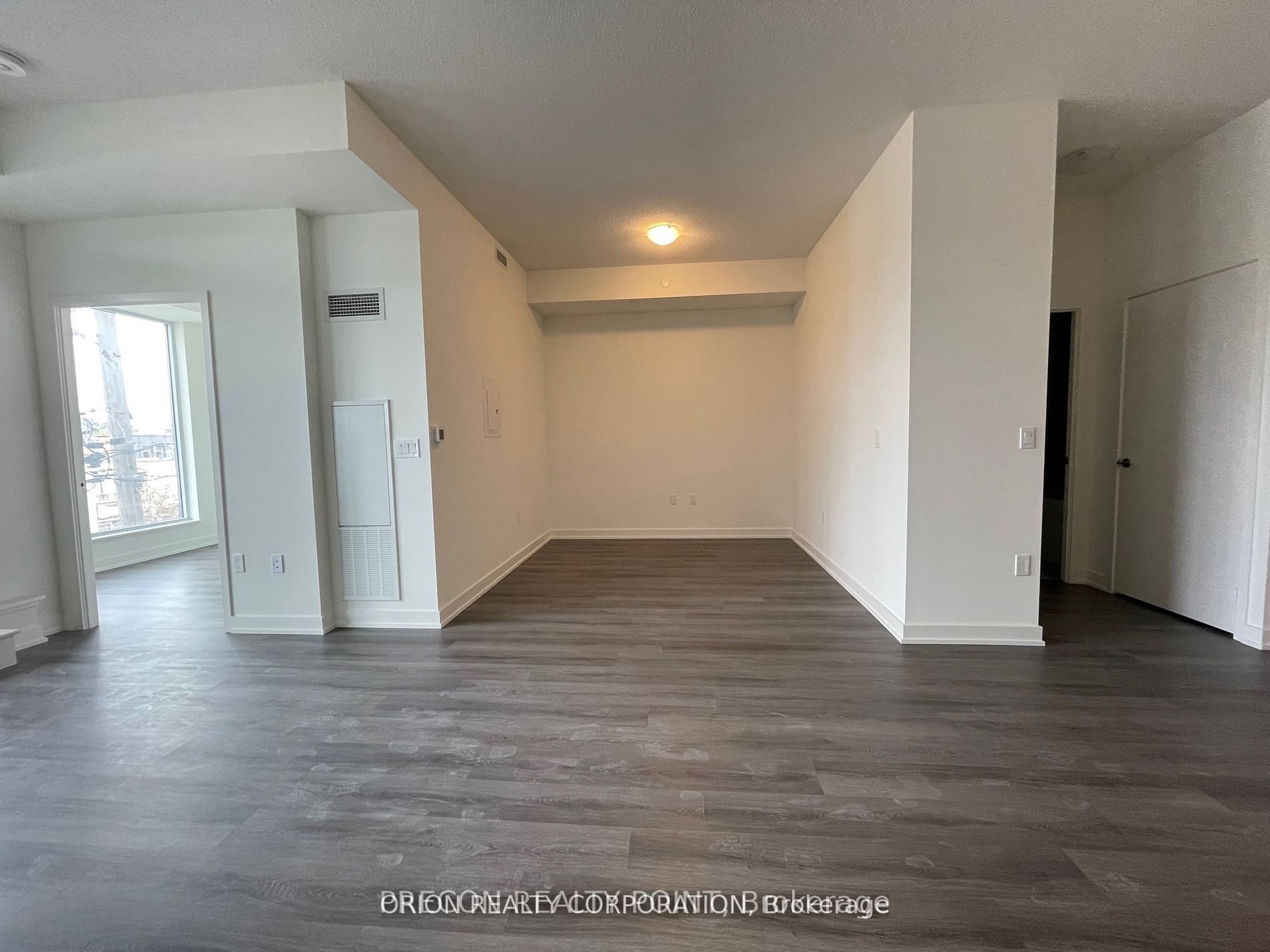 859 The Queensway N/A 212