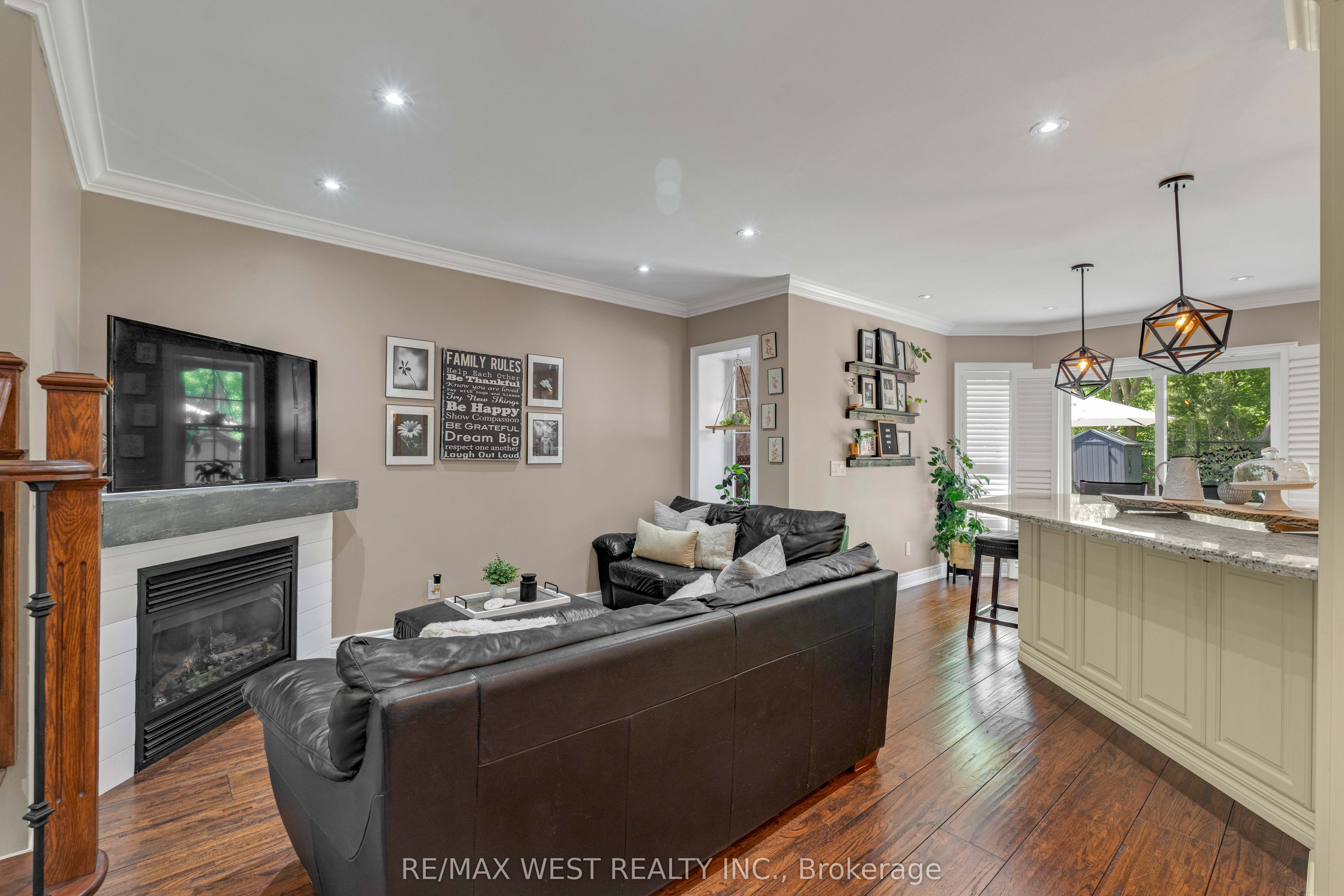 34 Crestridge Drive