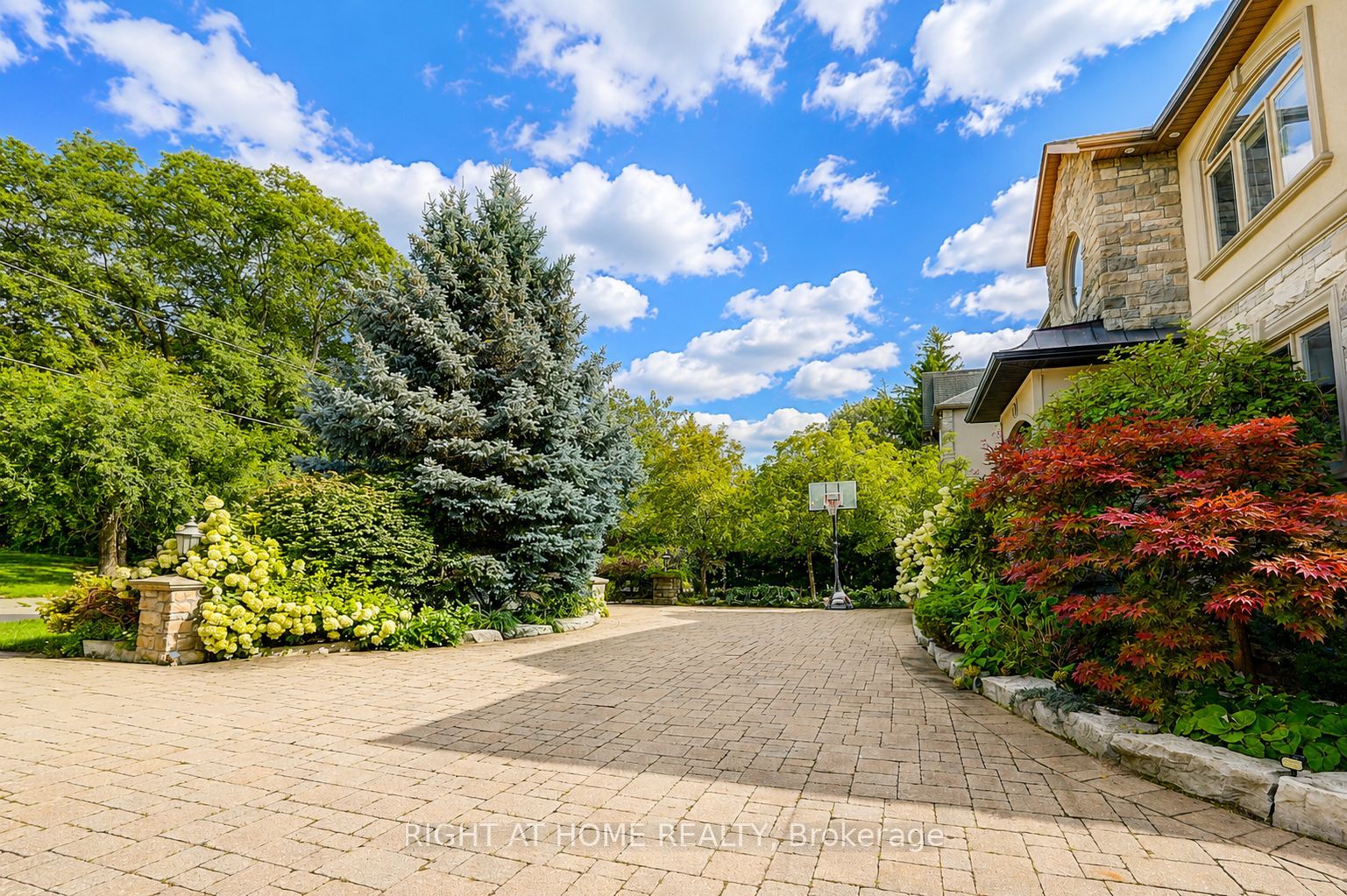 16 Fairview Avenue