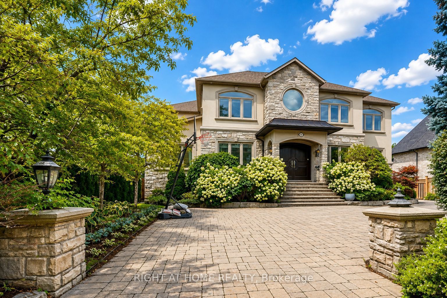 16 Fairview Avenue