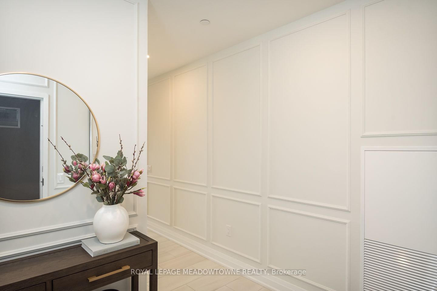 71 Wyndham Street S 1301