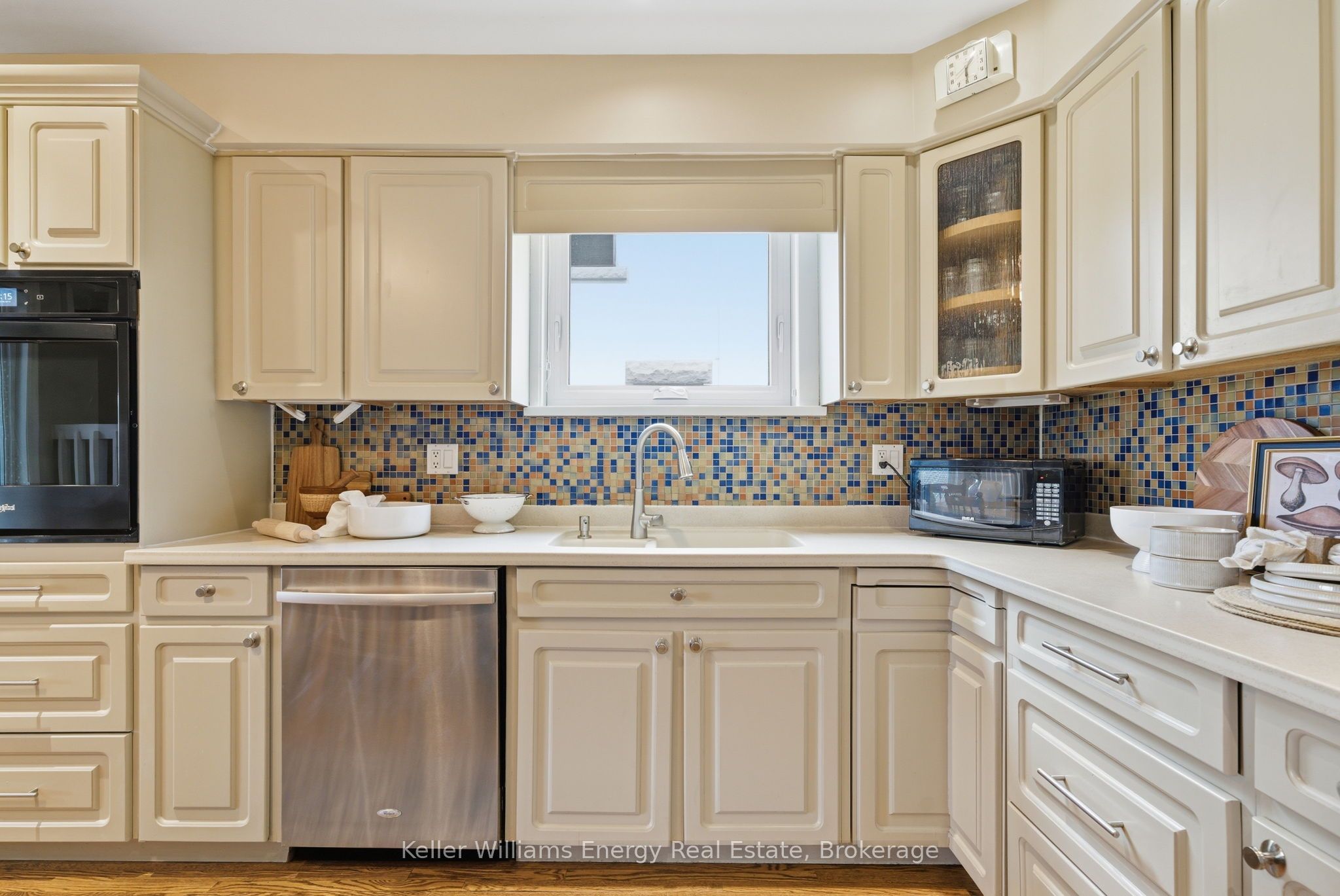 452 Simcoe Street N
