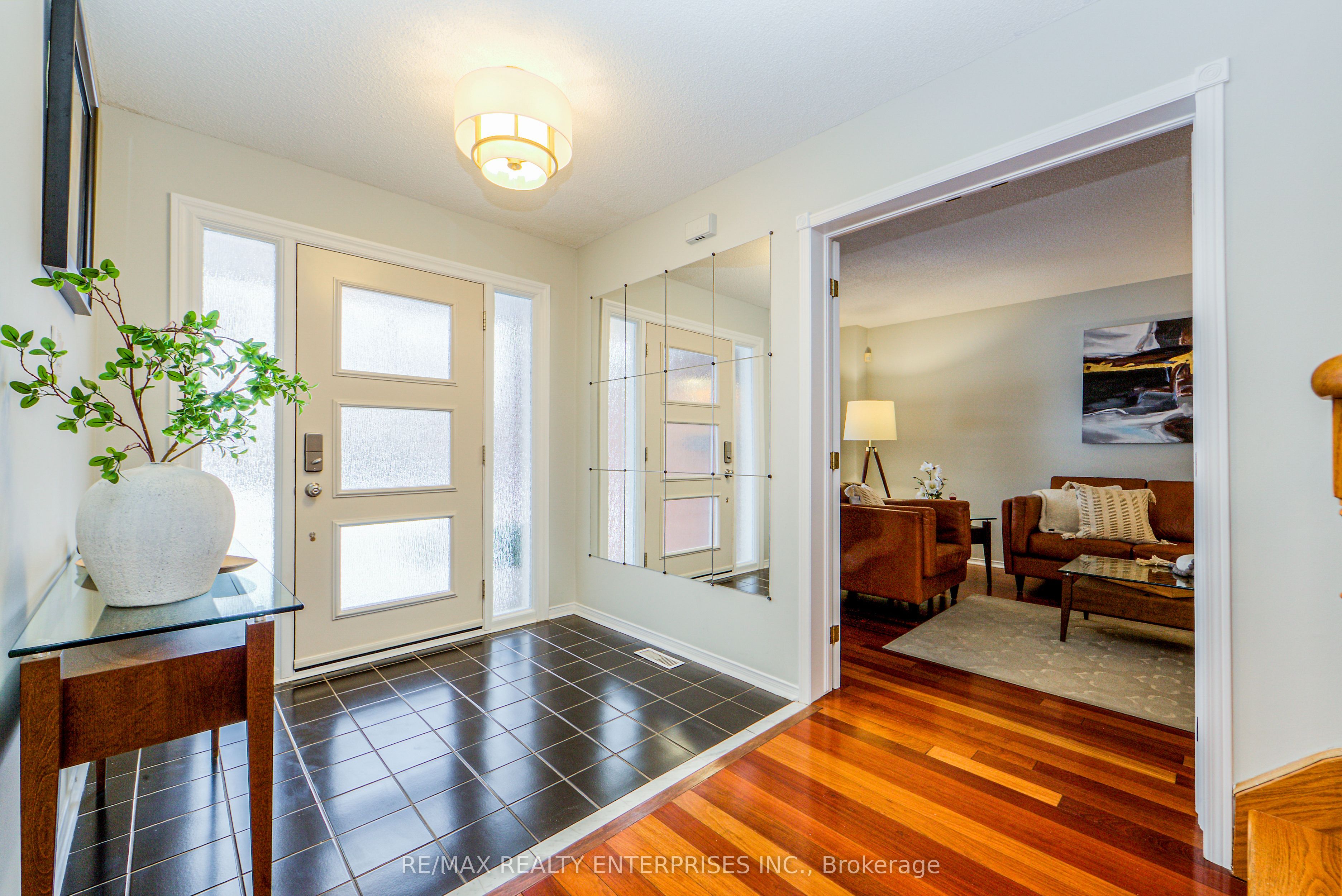 1387 Chedboro Crescent