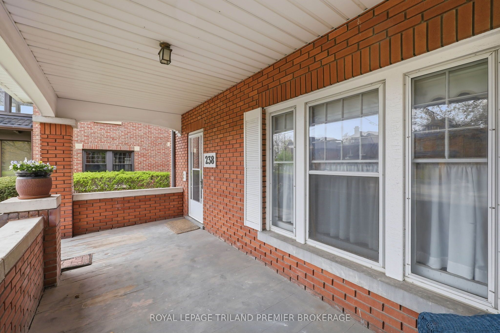 238 Ridout Street S