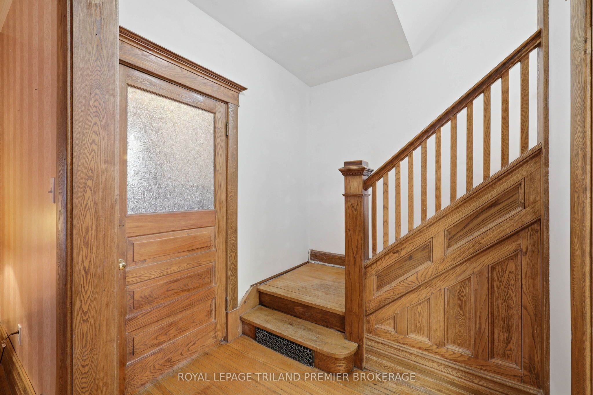 238 Ridout Street S