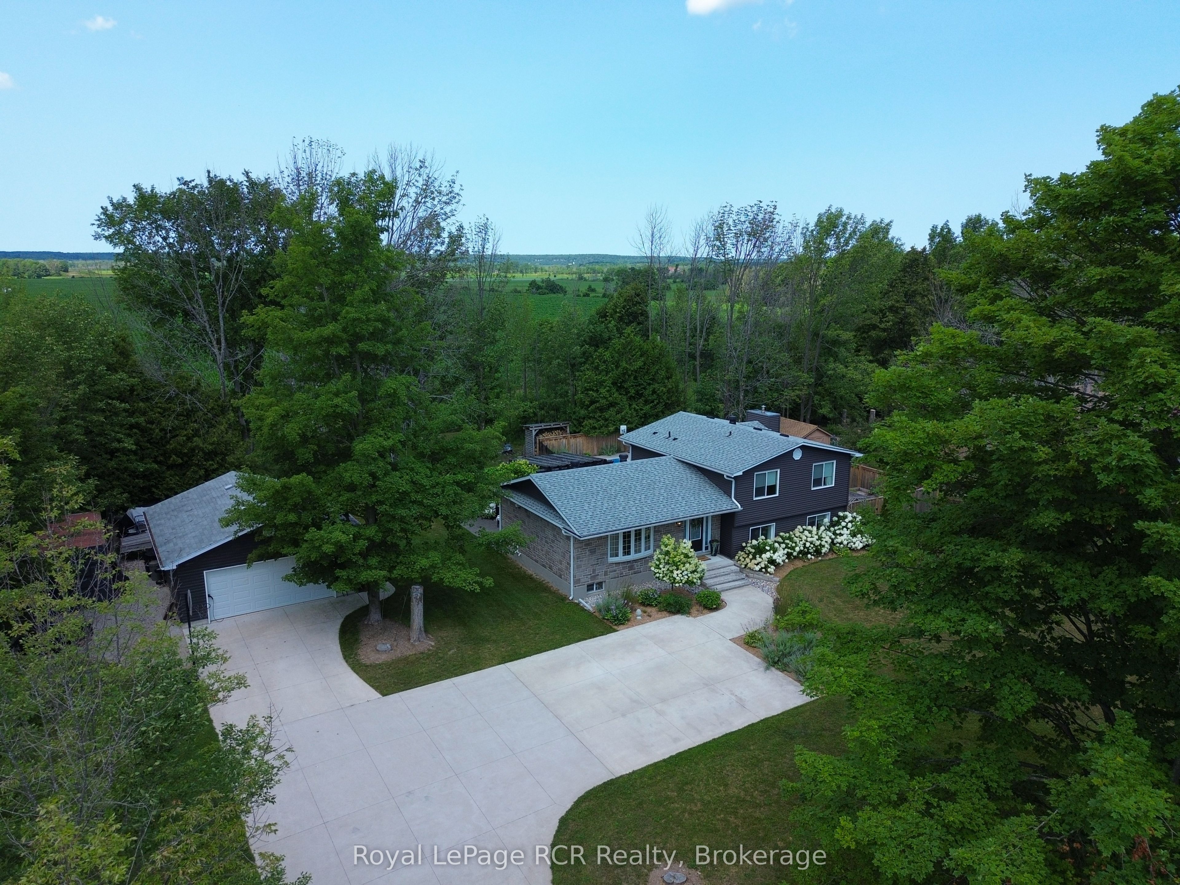 319370 Grey Road 1 Road