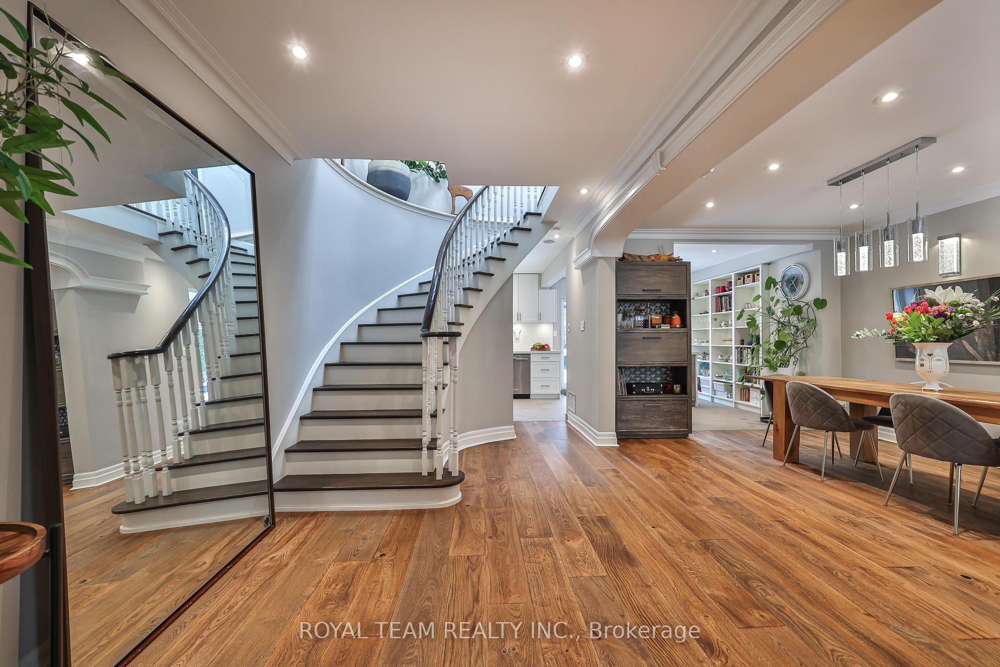 91 South Kingsway Way