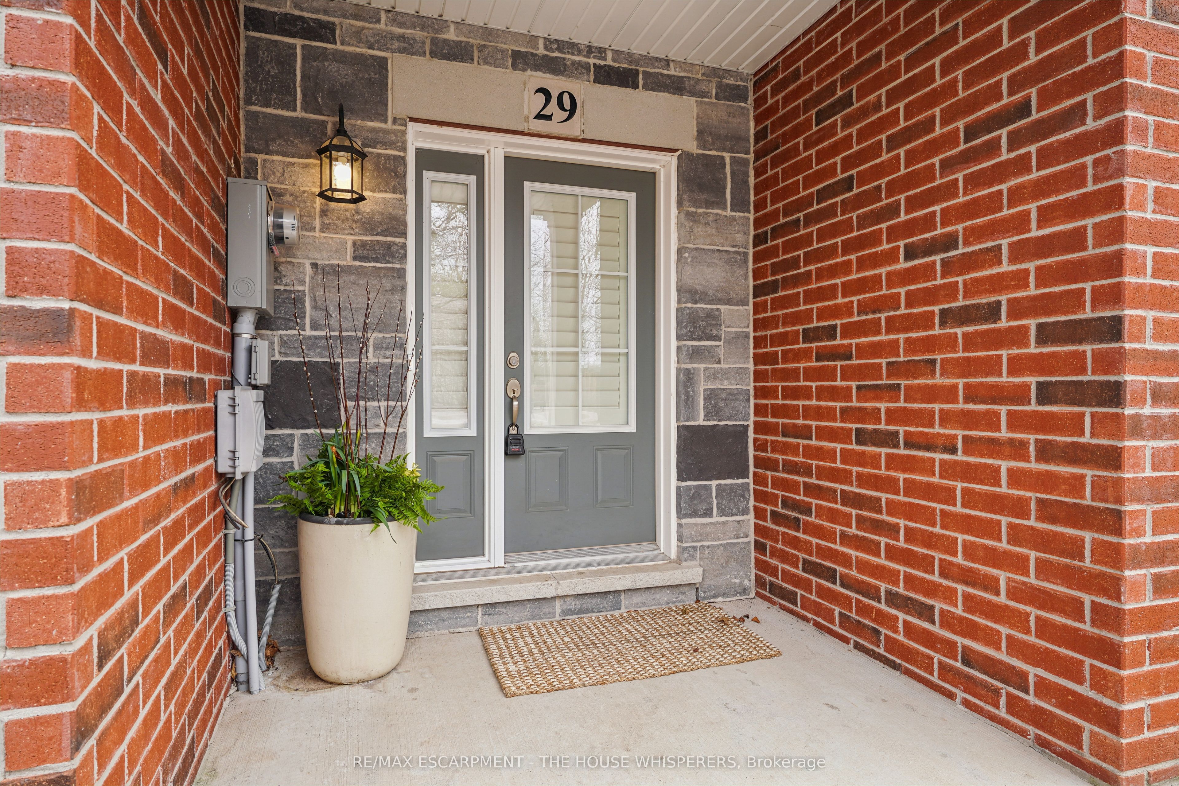 181 Plains Road W 29