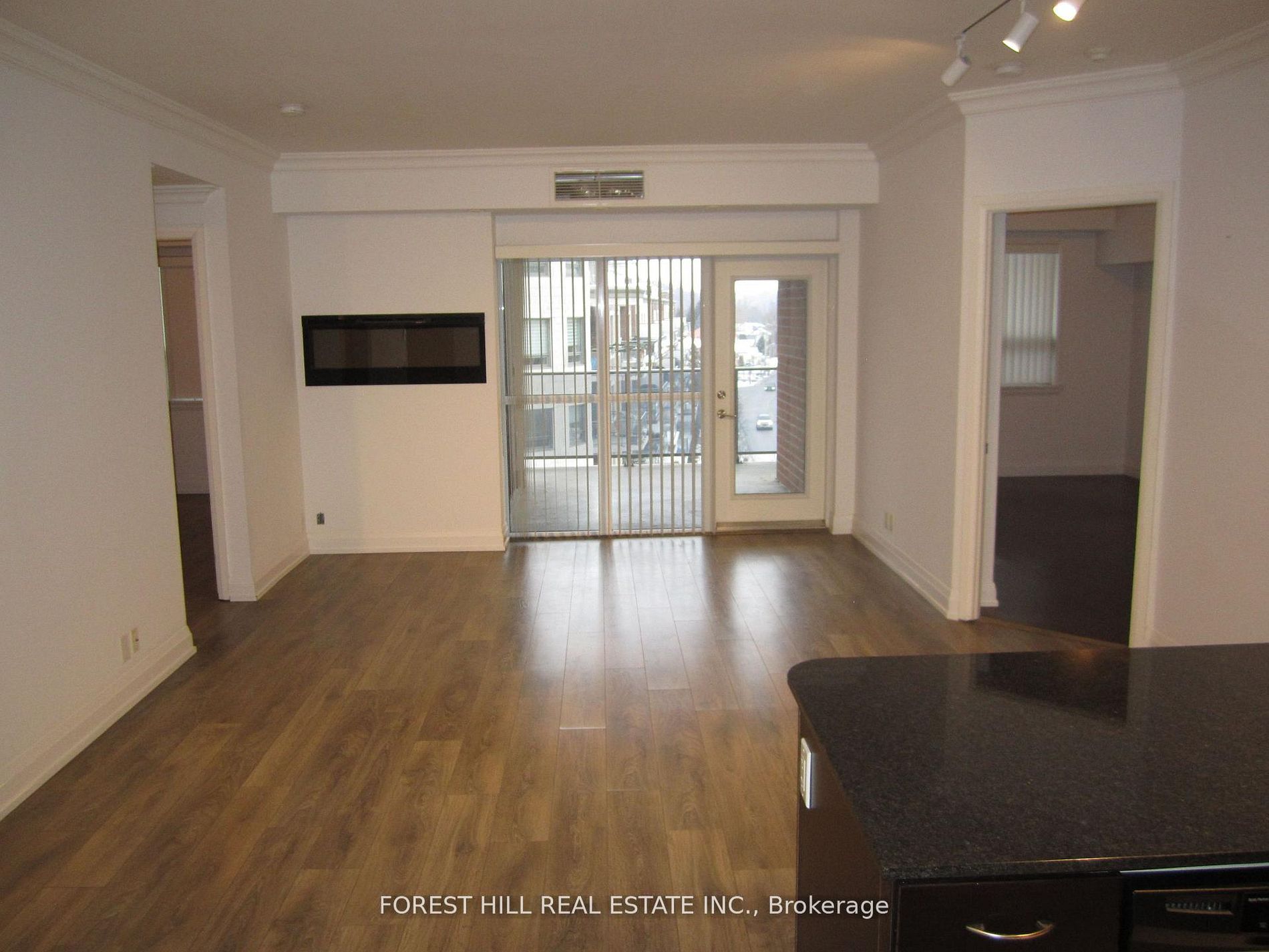 83 Woodbridge Avenue 402