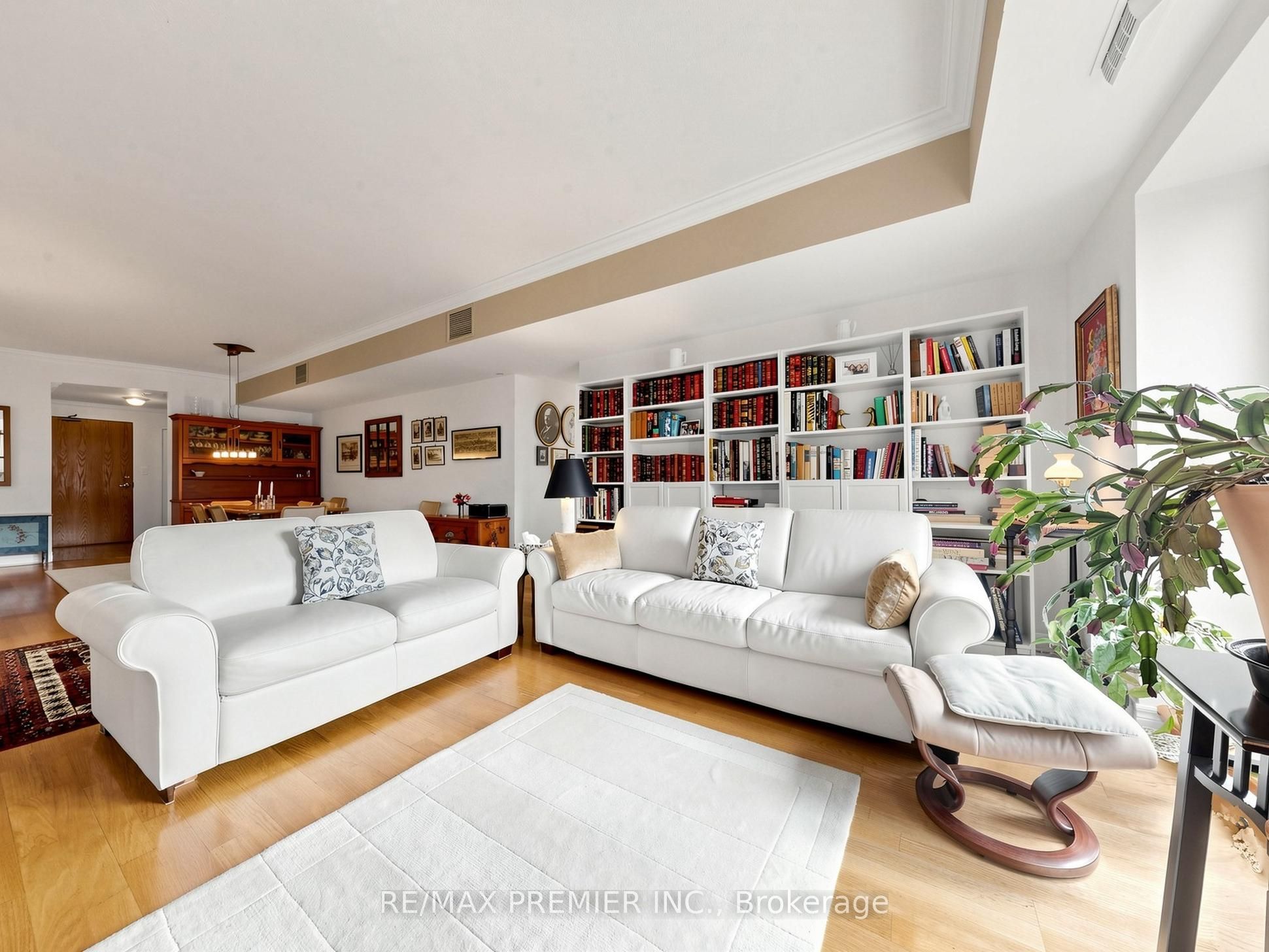 30 Anglesey Boulevard #301