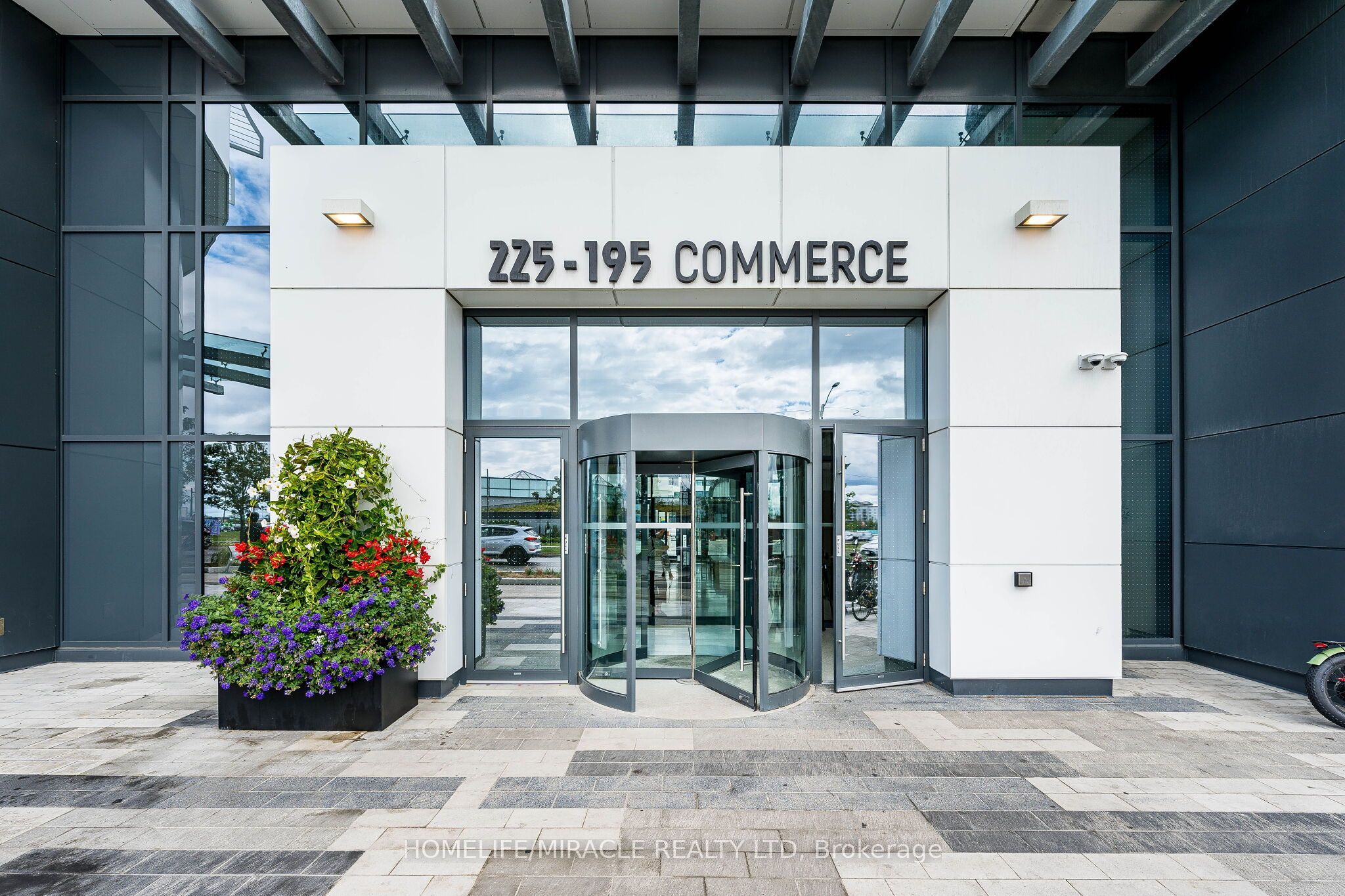 195 Commerce Street 1003