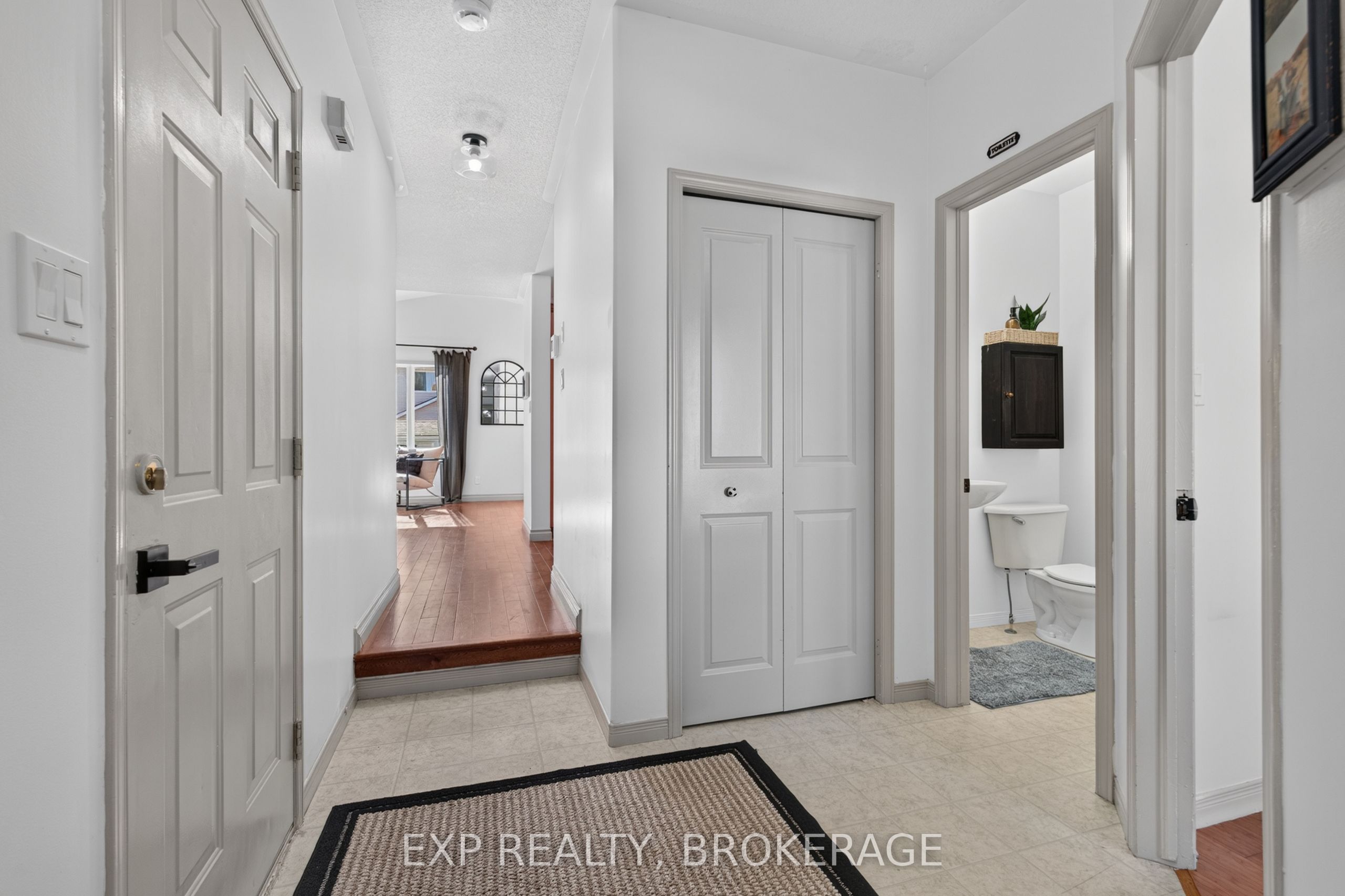 975 RAINBOW Crescent