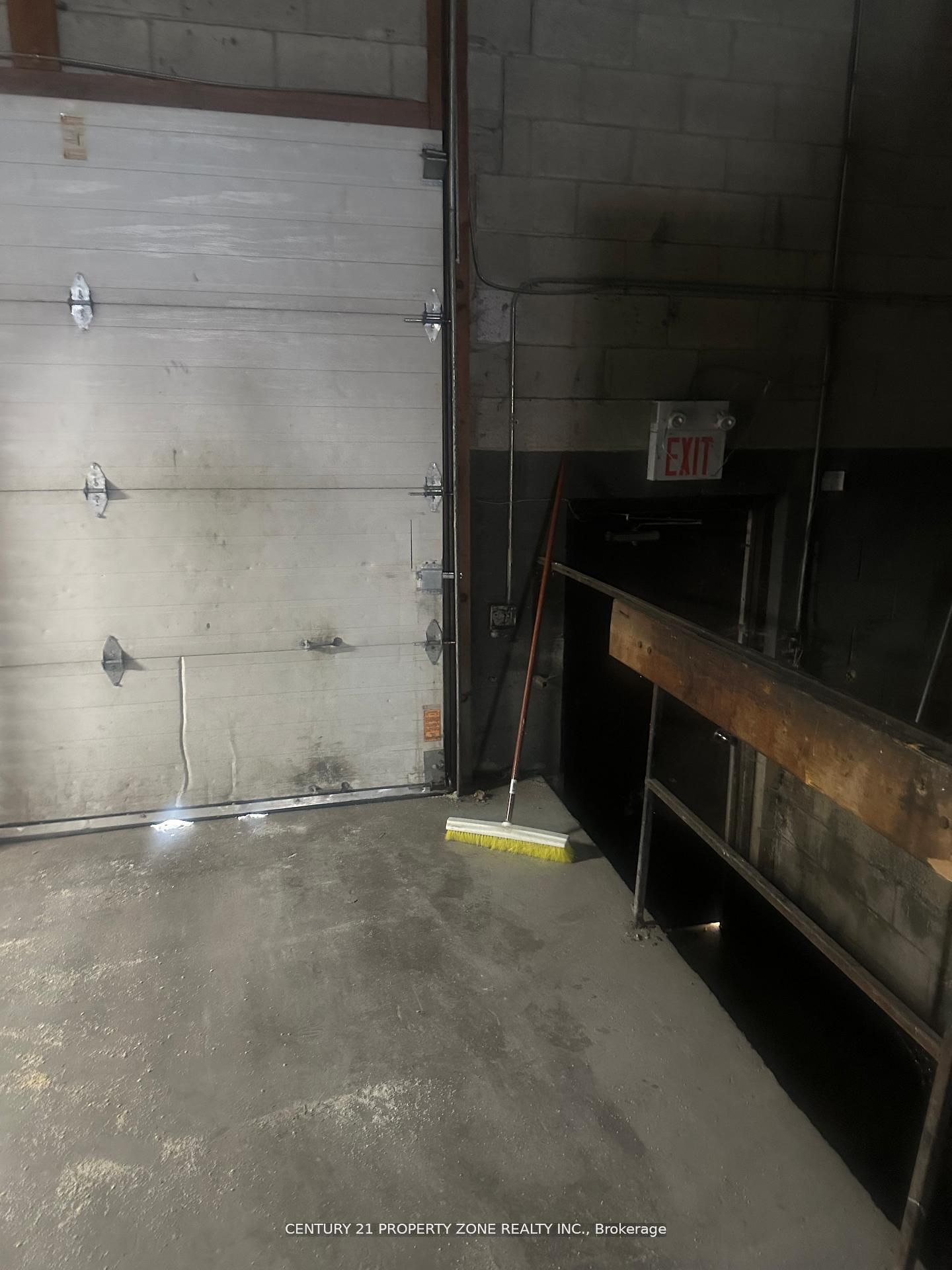 173 ADVANCE Boulevard 44