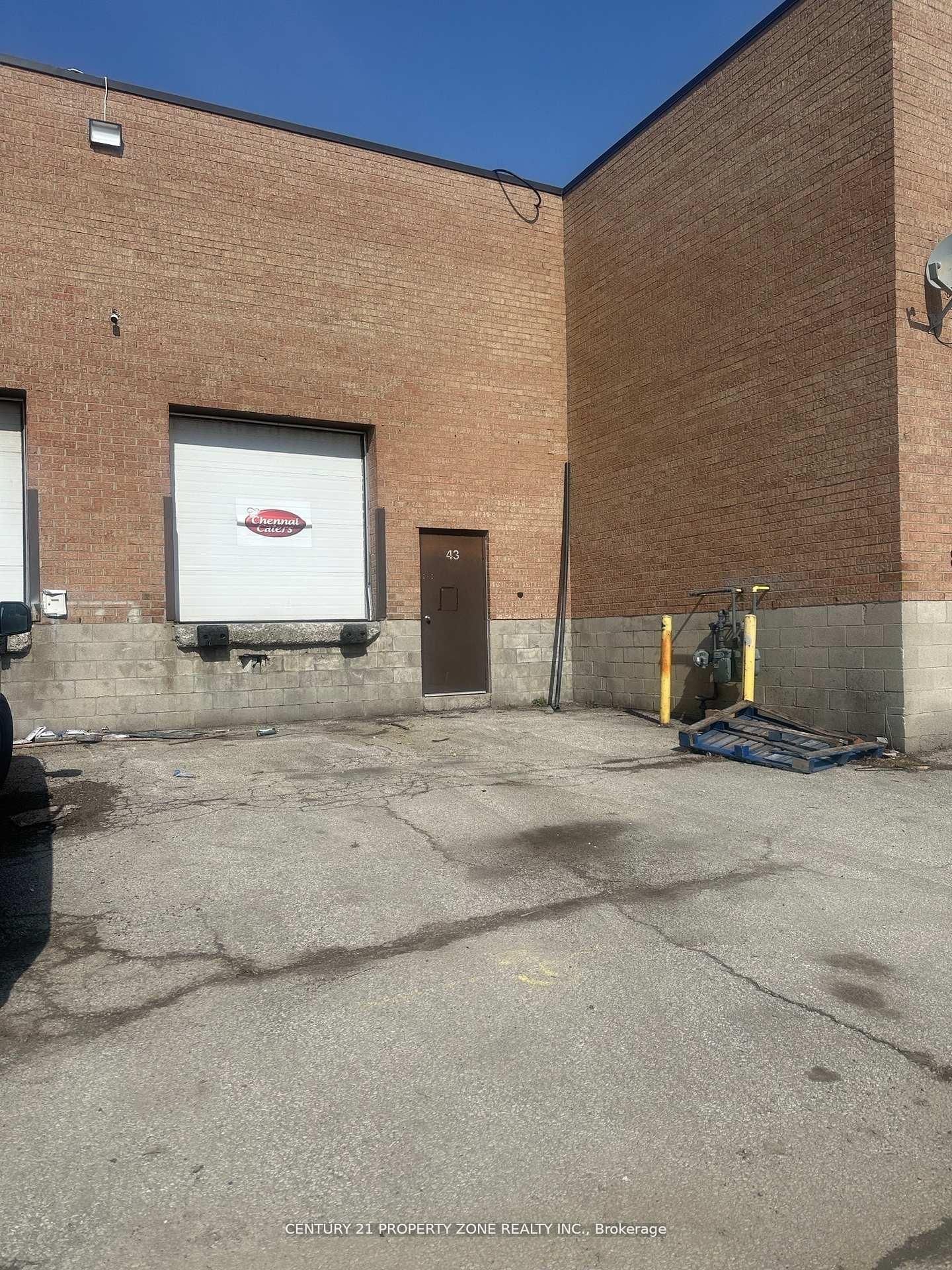 173 ADVANCE Boulevard 44