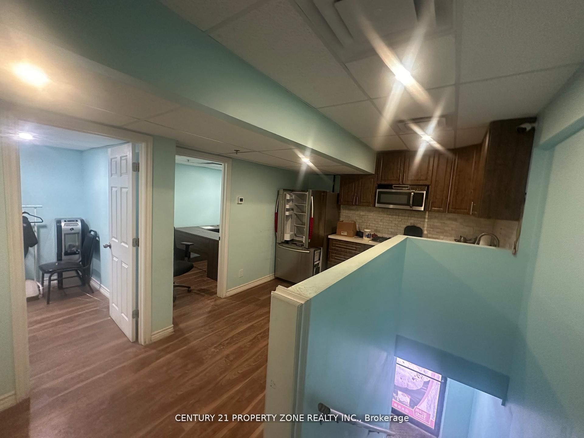 173 ADVANCE Boulevard 44