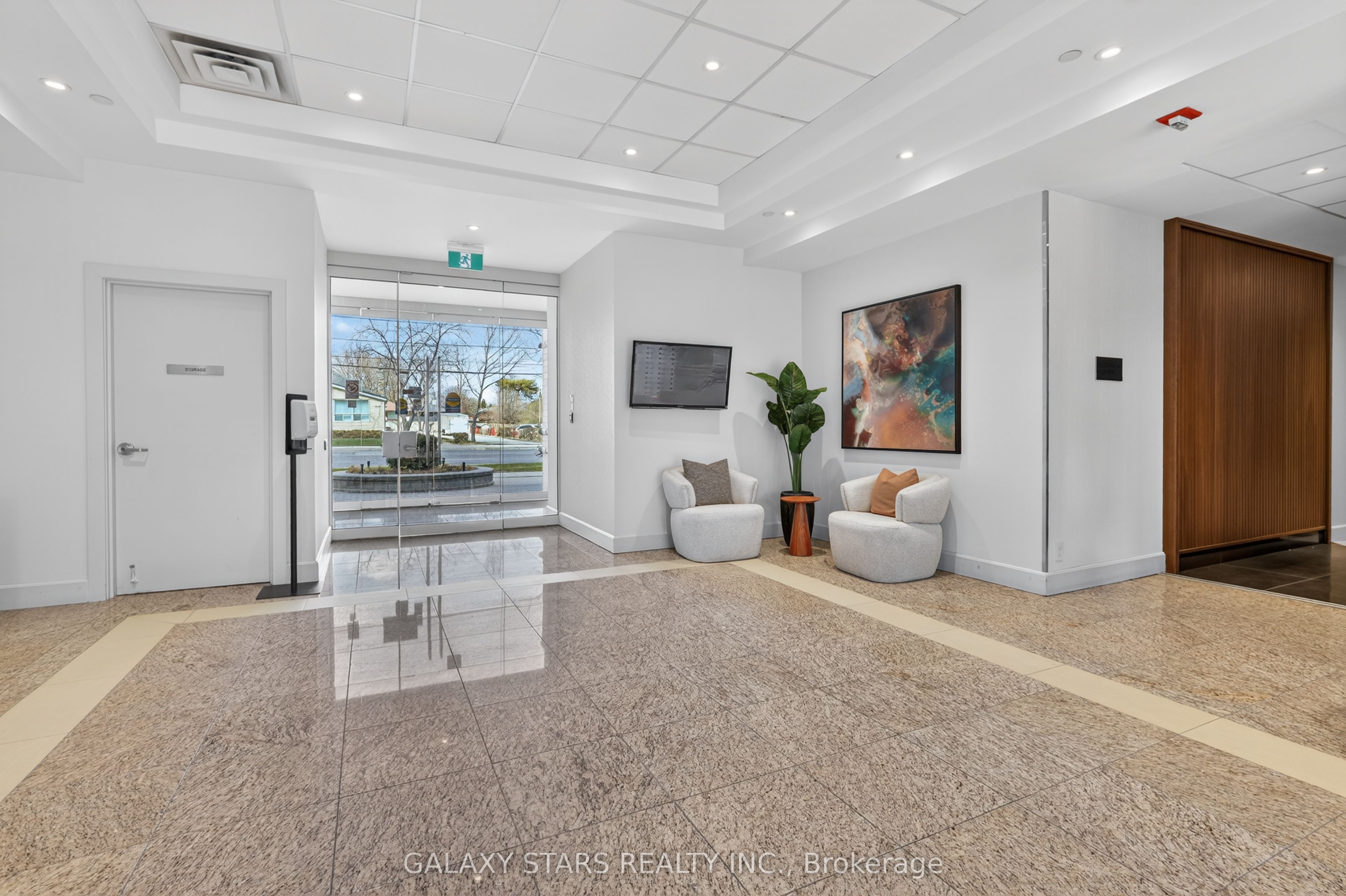 701 Sheppard Avenue W 323