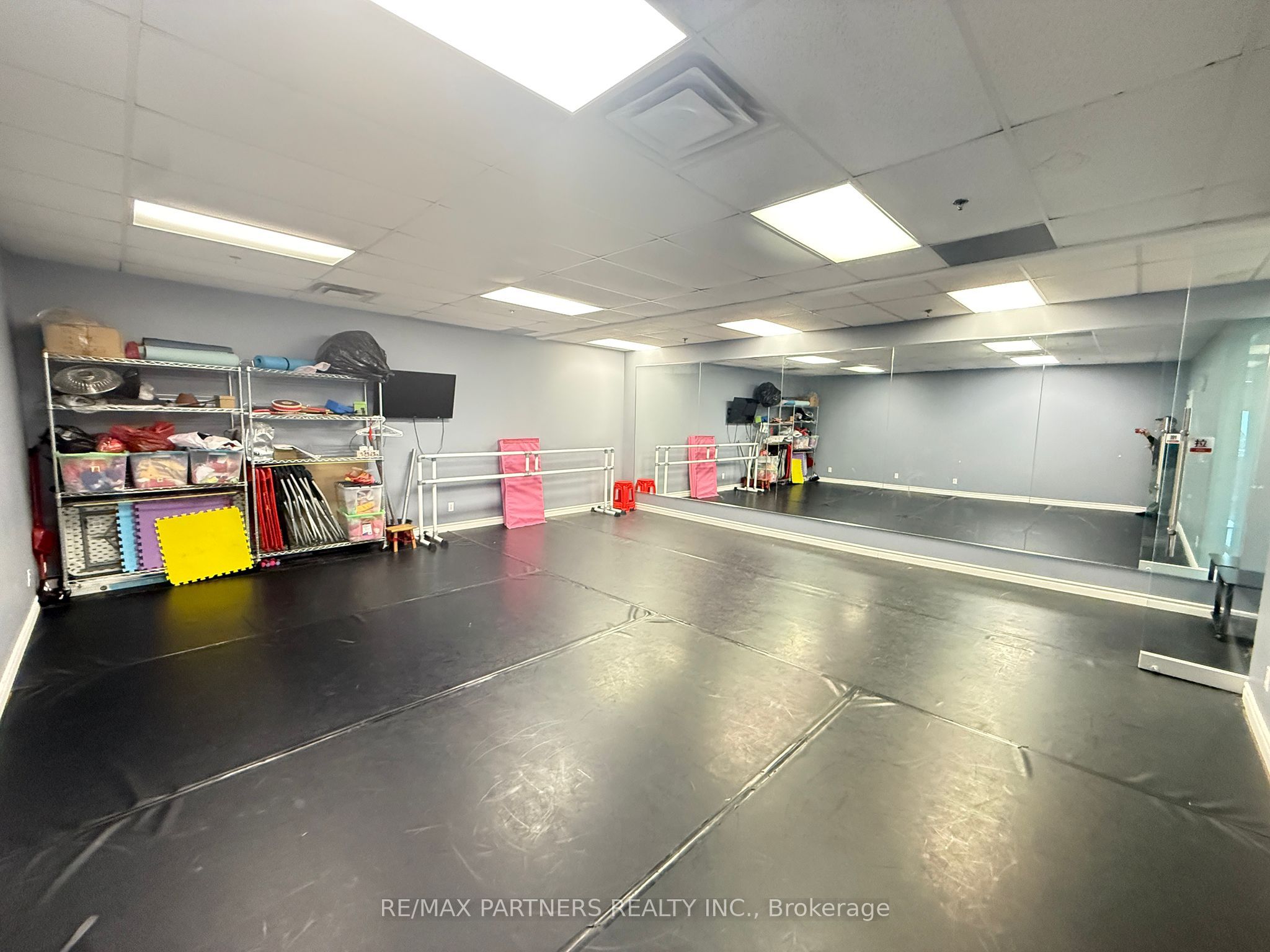 550 Highway 7 N/A E 323&325