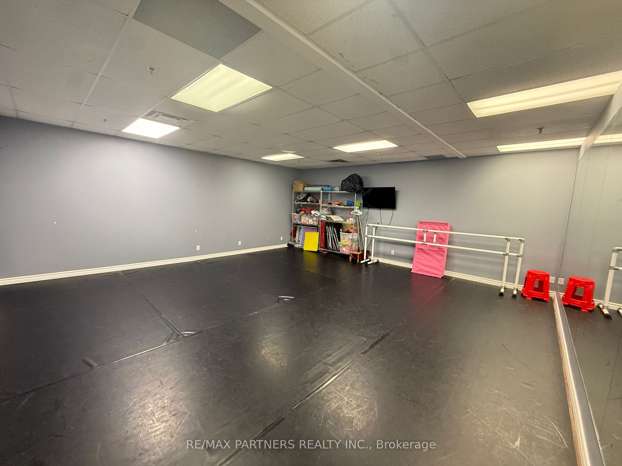 550 Highway 7 N/A E 323&325