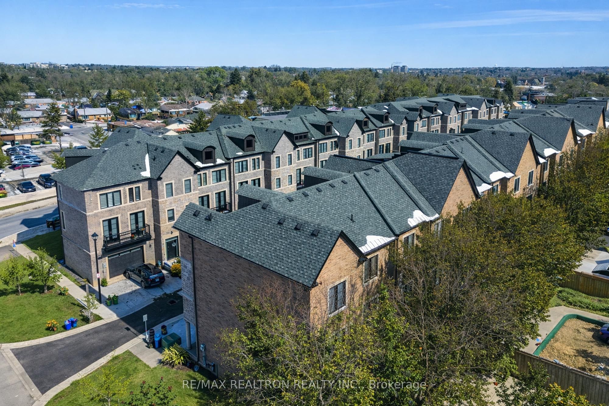 260 Eagle Street 1-11,13-22, 26