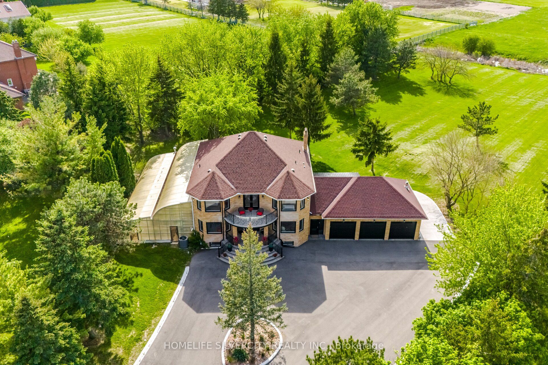 15 Estateview Circle