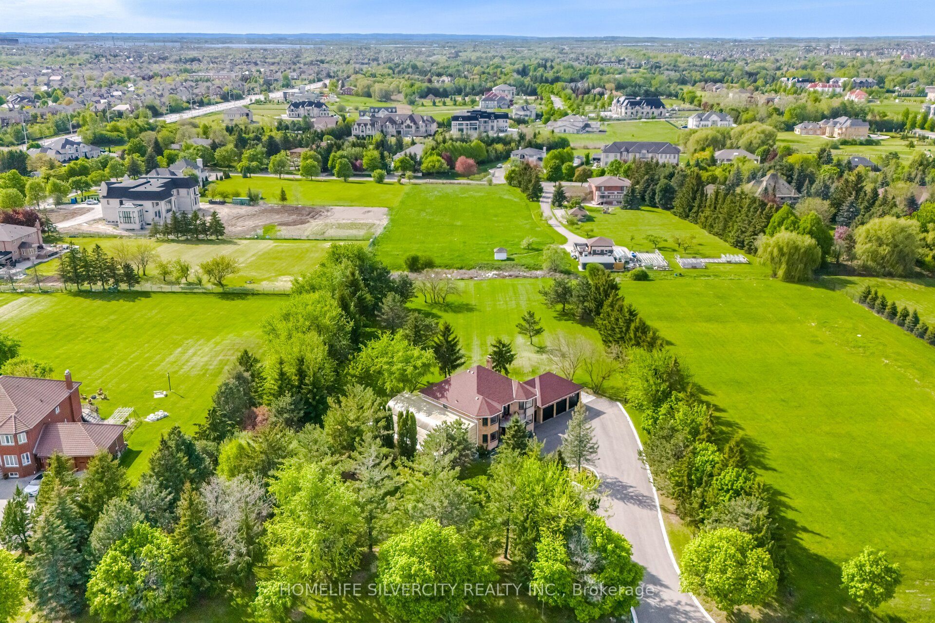 15 Estateview Circle