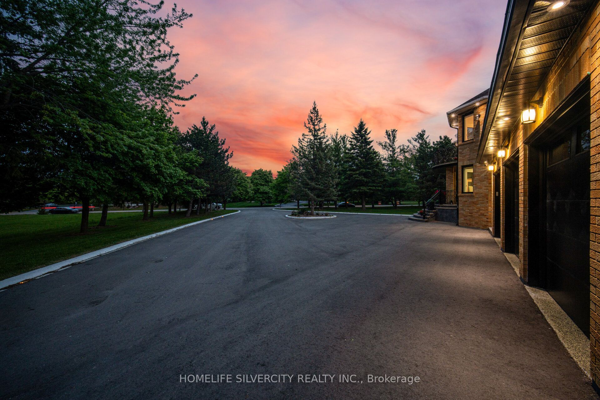 15 Estateview Circle