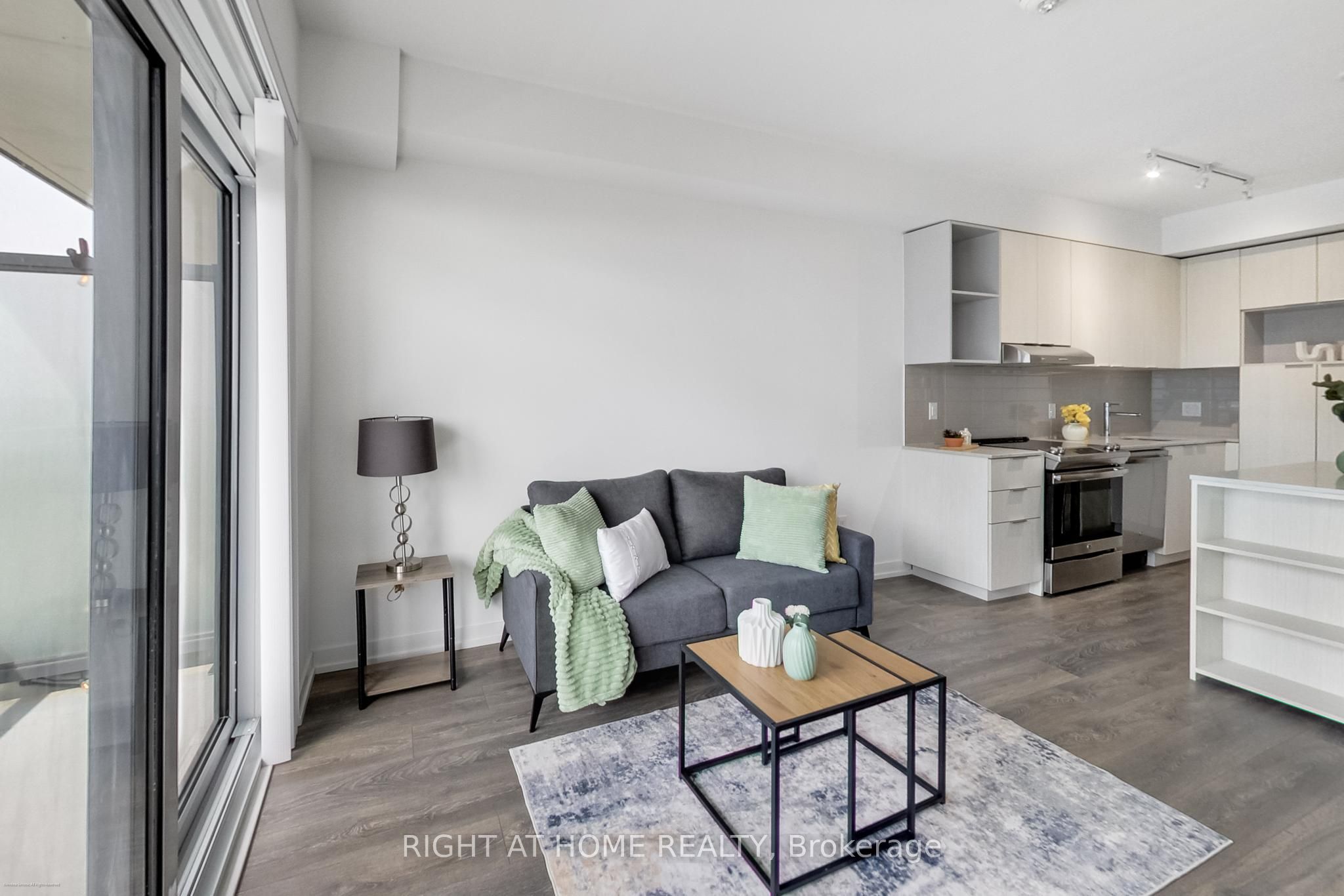 2520 Eglinton Avenue W 1602