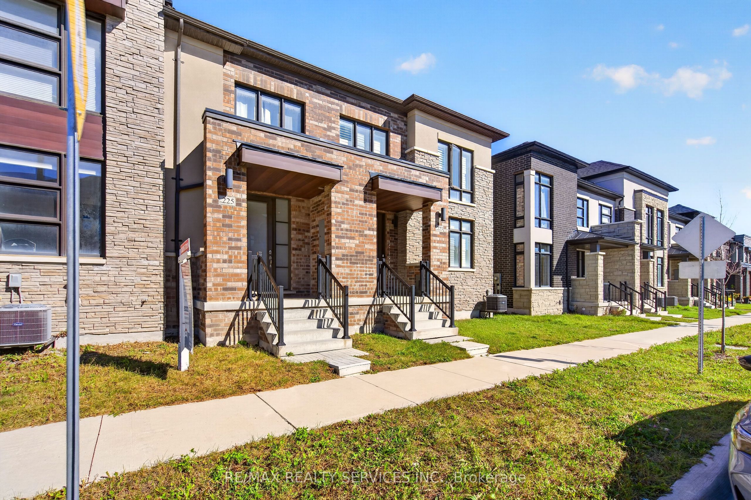 225 Coronation Road