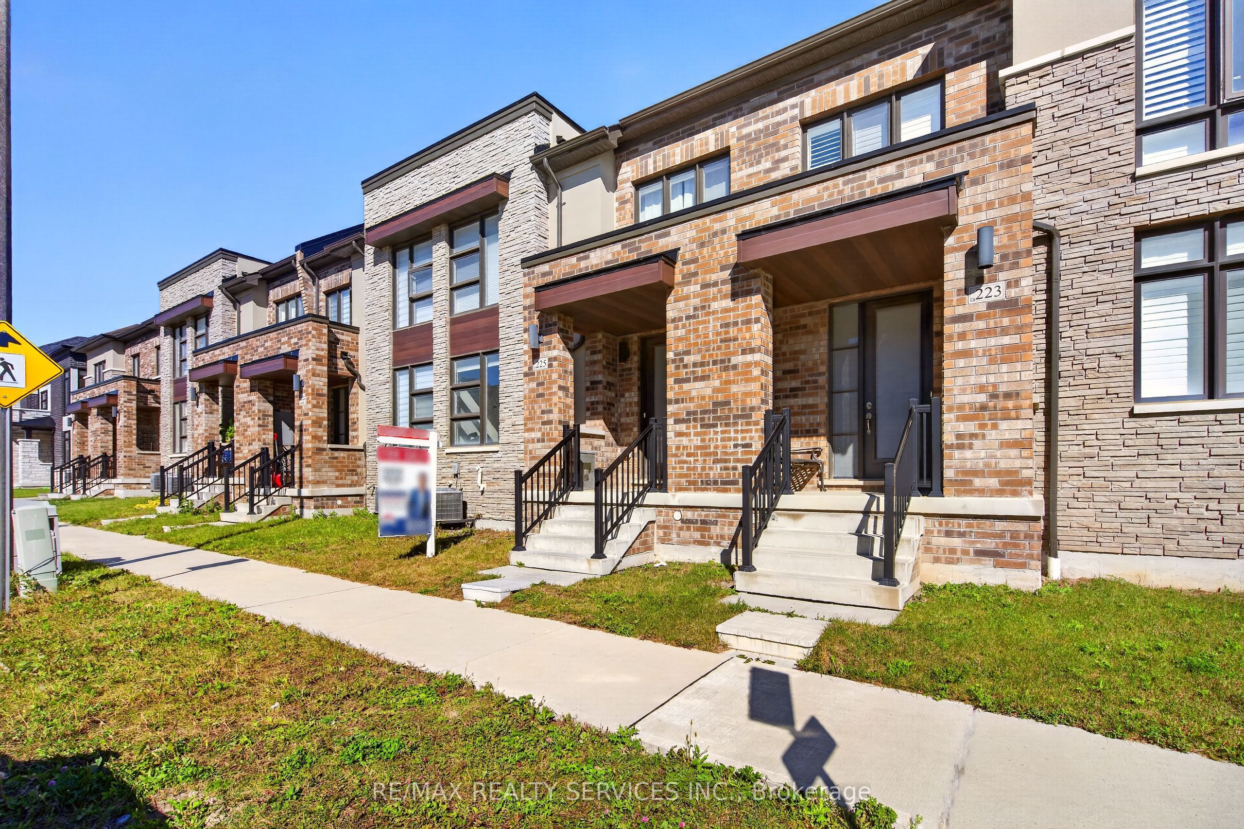 225 Coronation Road