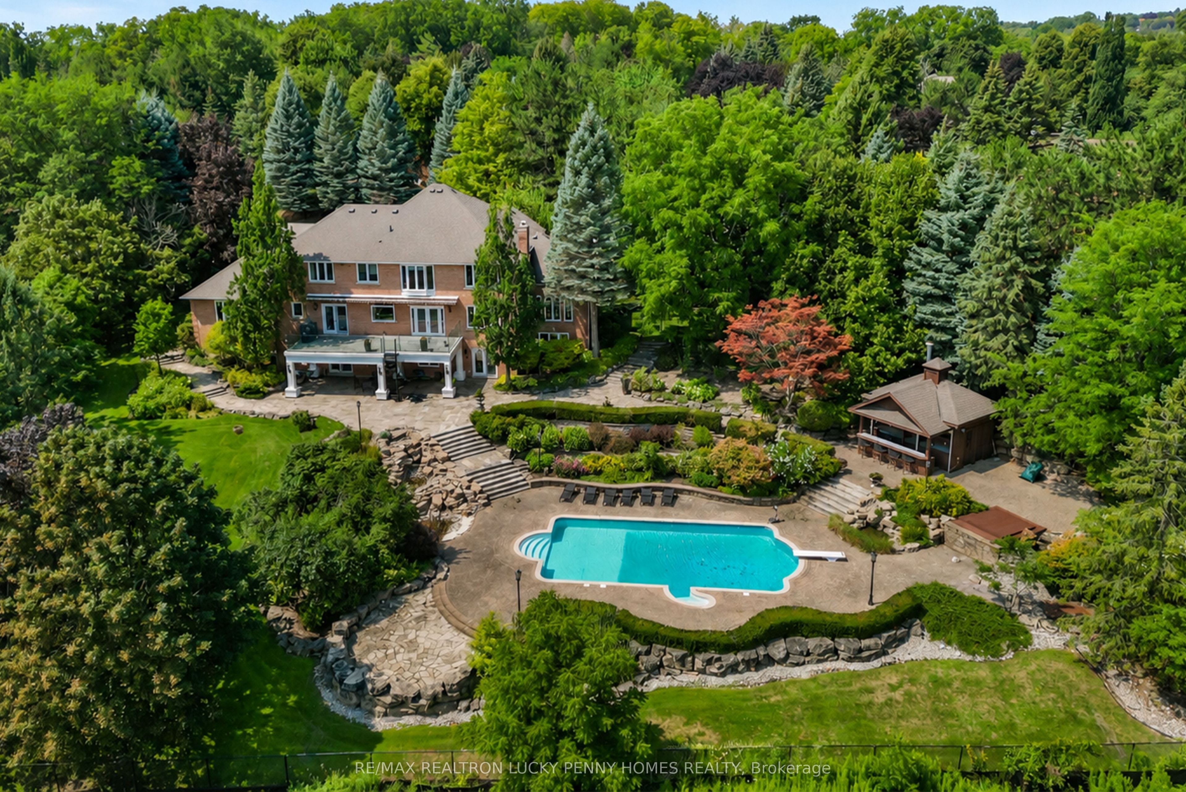 27 Glenridge Drive