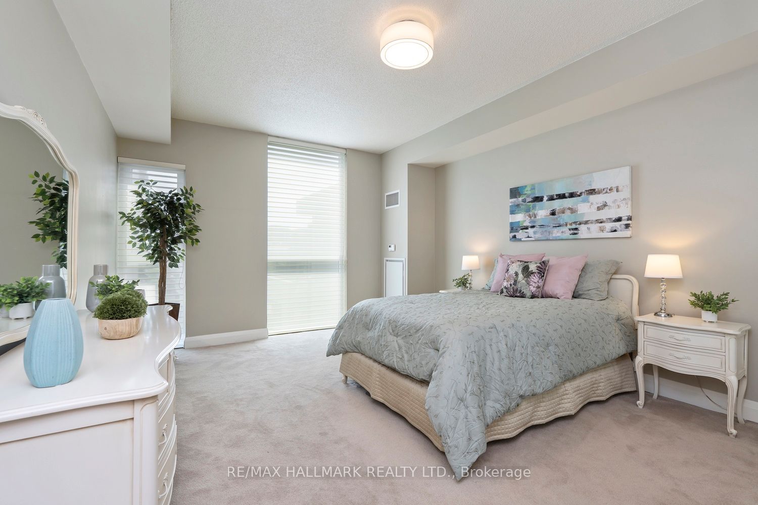 1 Hurontario Street 601