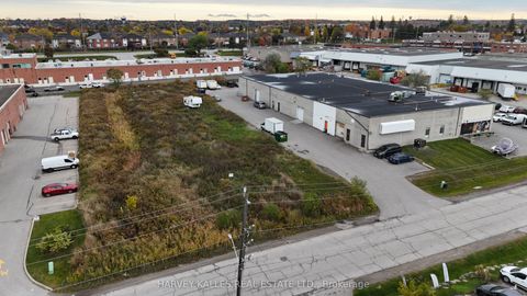 589 Steven Court Newmarket ON L3Y 6Z3