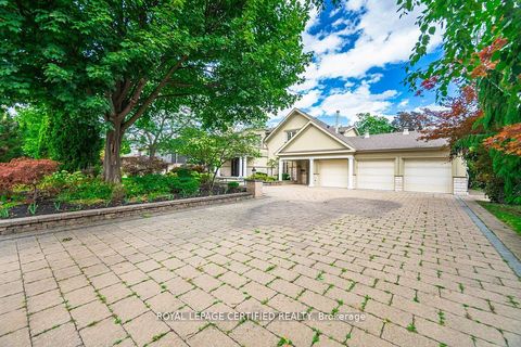 2197 Courrier Lane Mississauga ON L5C 1V1