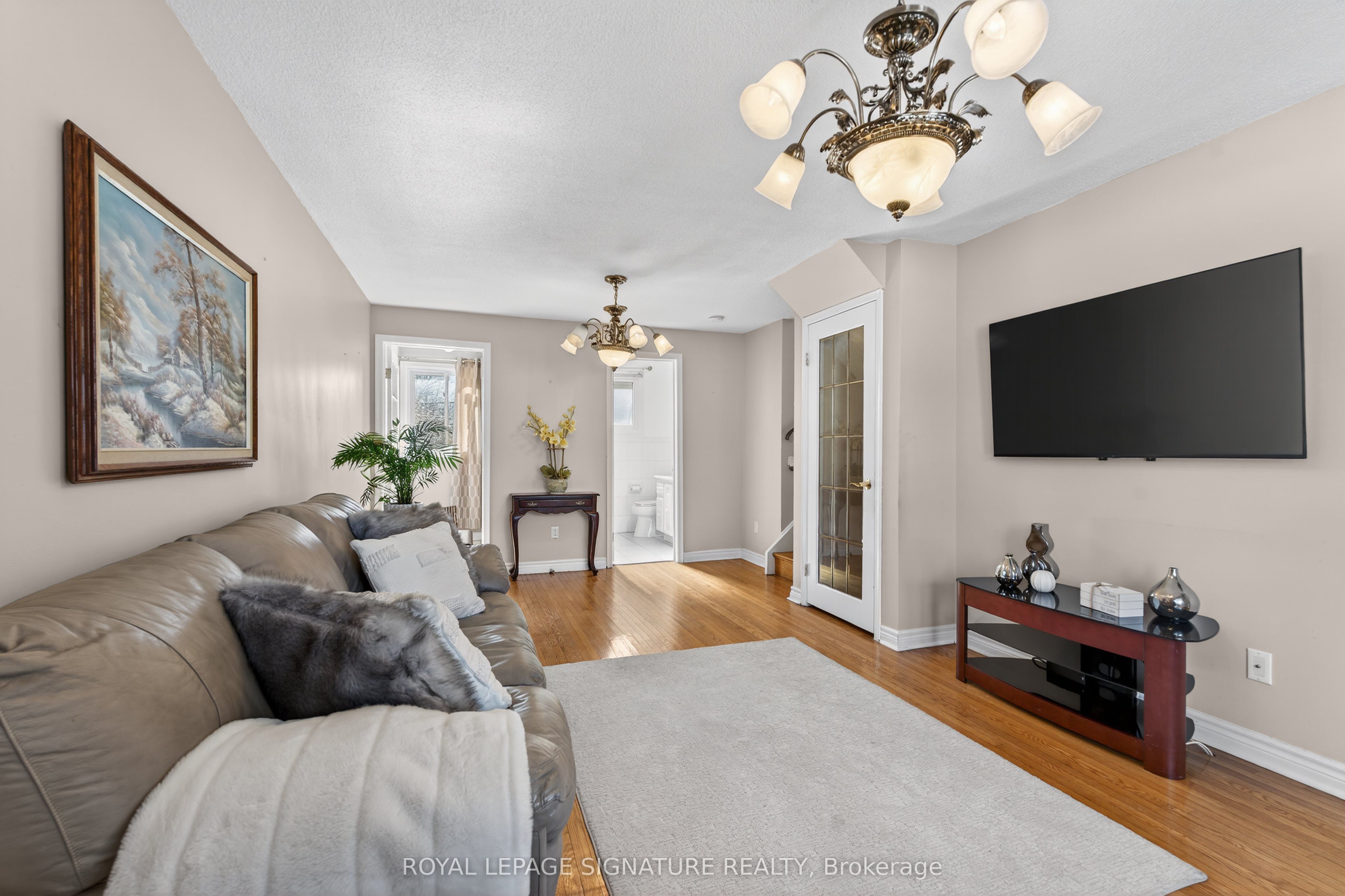 897 Pembridge Crescent