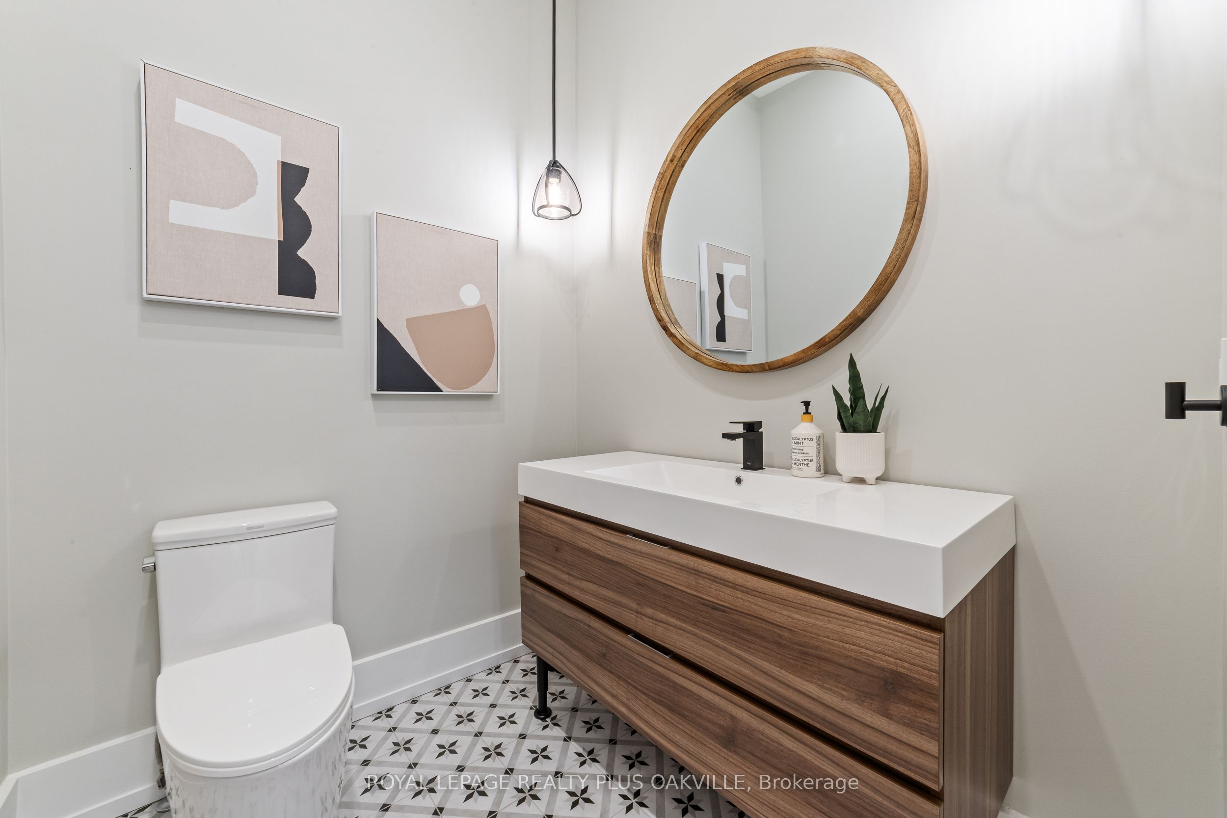 2057 Salvator Boulevard